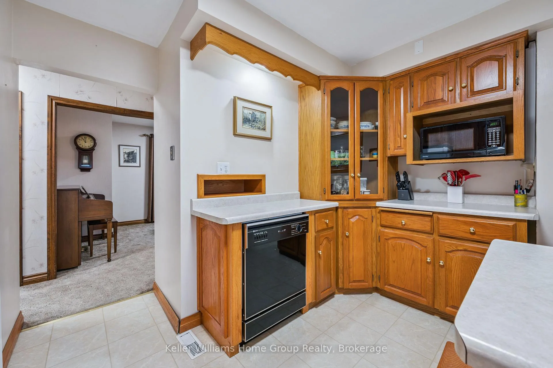 Photo 10 of 54 Ottawa Crescent, Guelph, St. George's — HOMEH