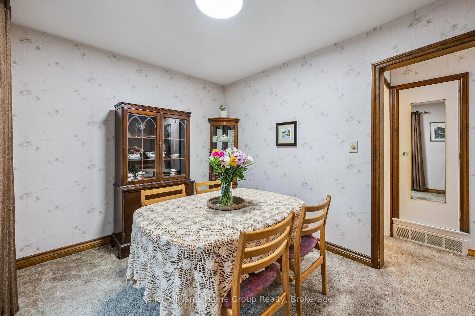 Photo 12 of 54 Ottawa Crescent, Guelph, St. George's — HOMEH