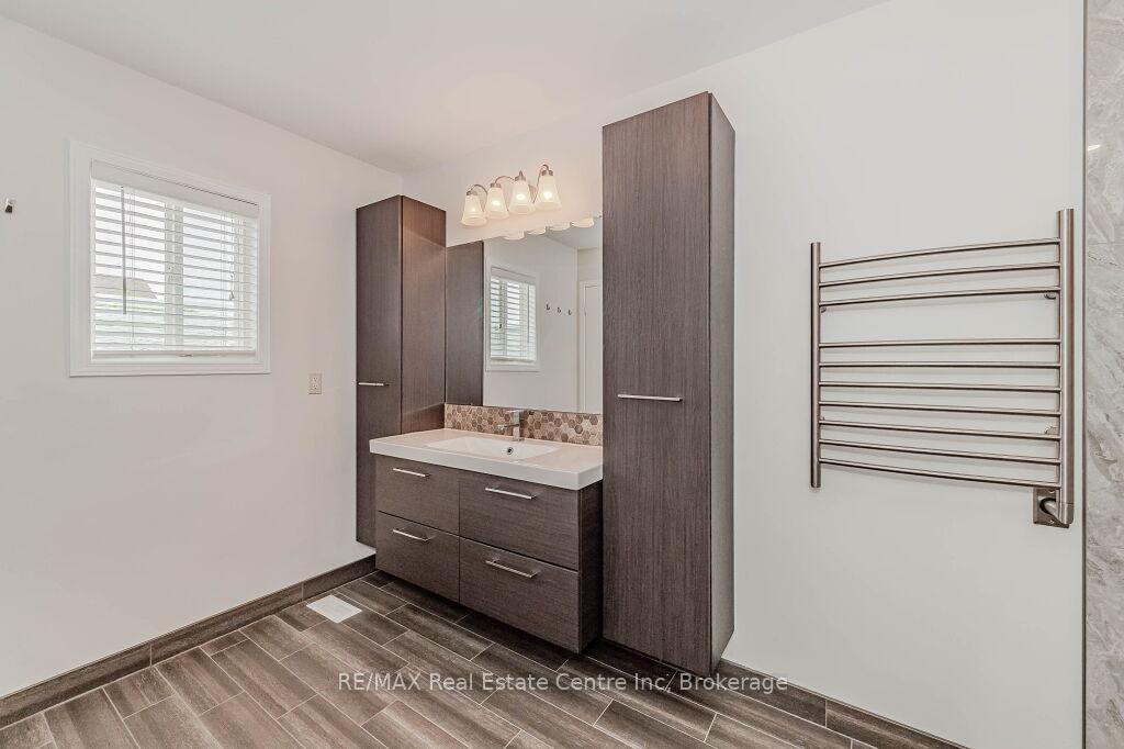 Photo 9 of 23 Sinclair Street, Guelph, Pineridge/Westminster Woods — HOMEH
