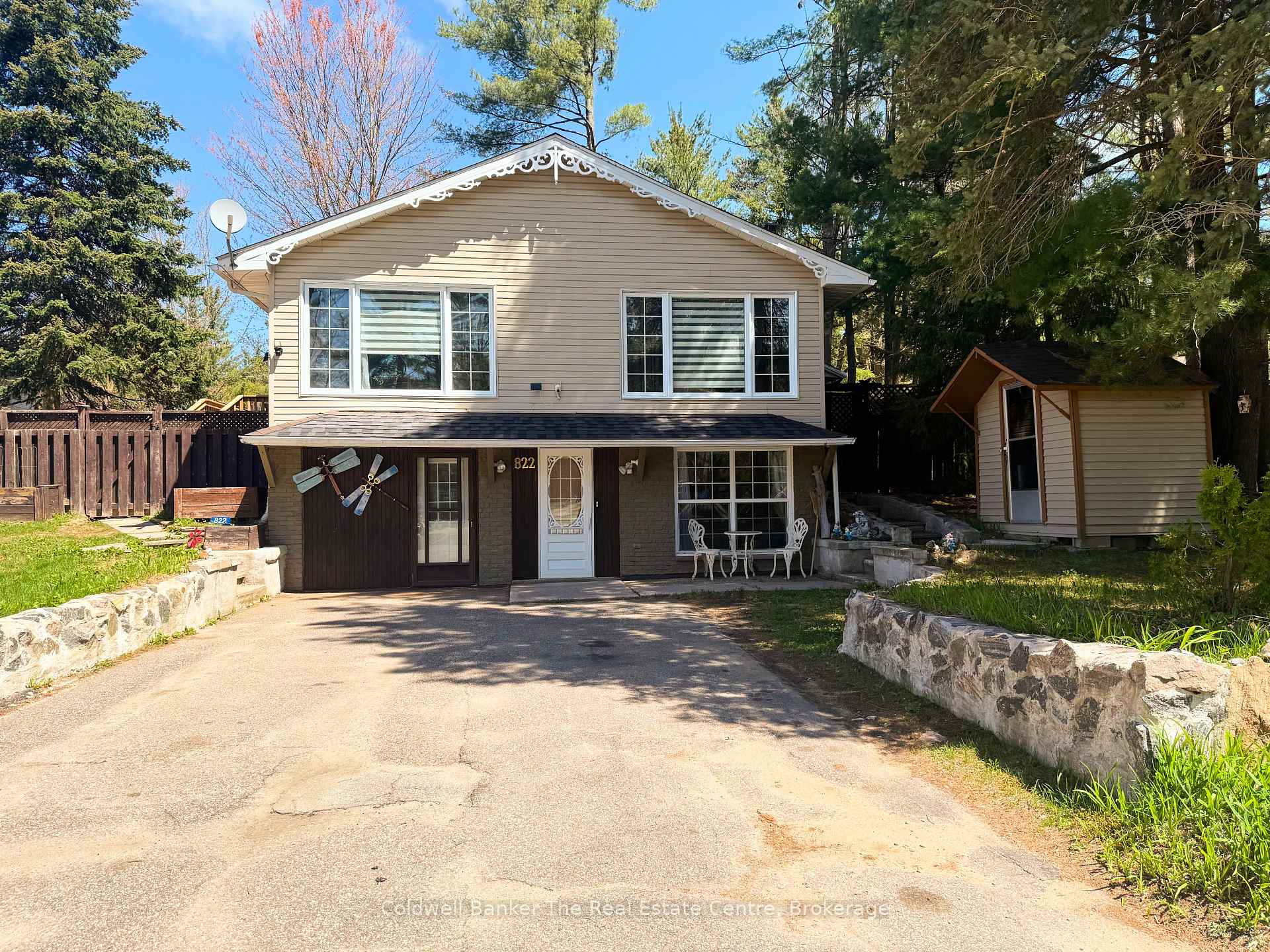 Photo 1 of 822 Pinedale Road, Gravenhurst, Muskoka (S) — HOMEH