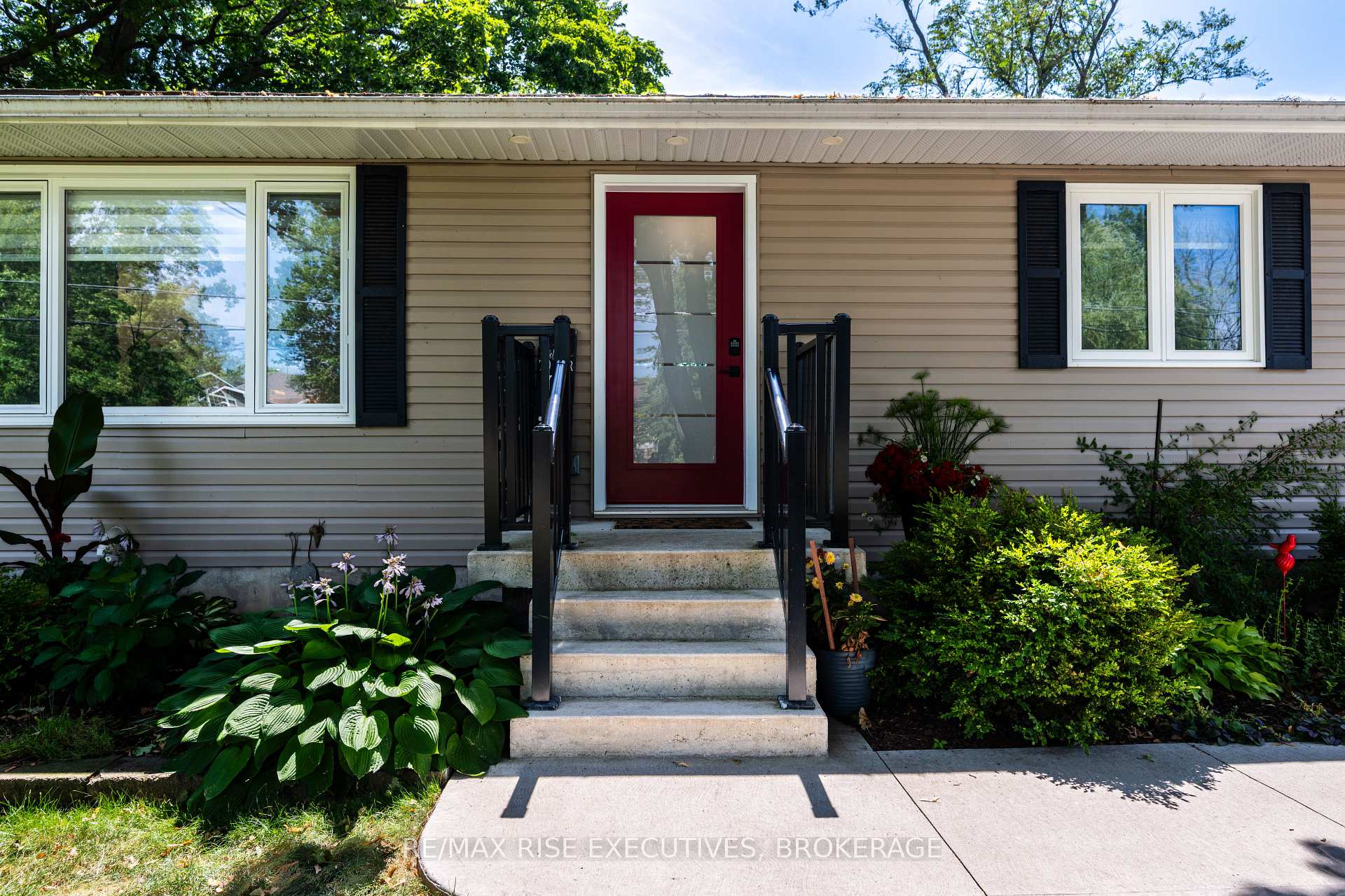 Photo 3 of 3419 Round Lake Road, Frontenac, Frontenac South — HOMEH