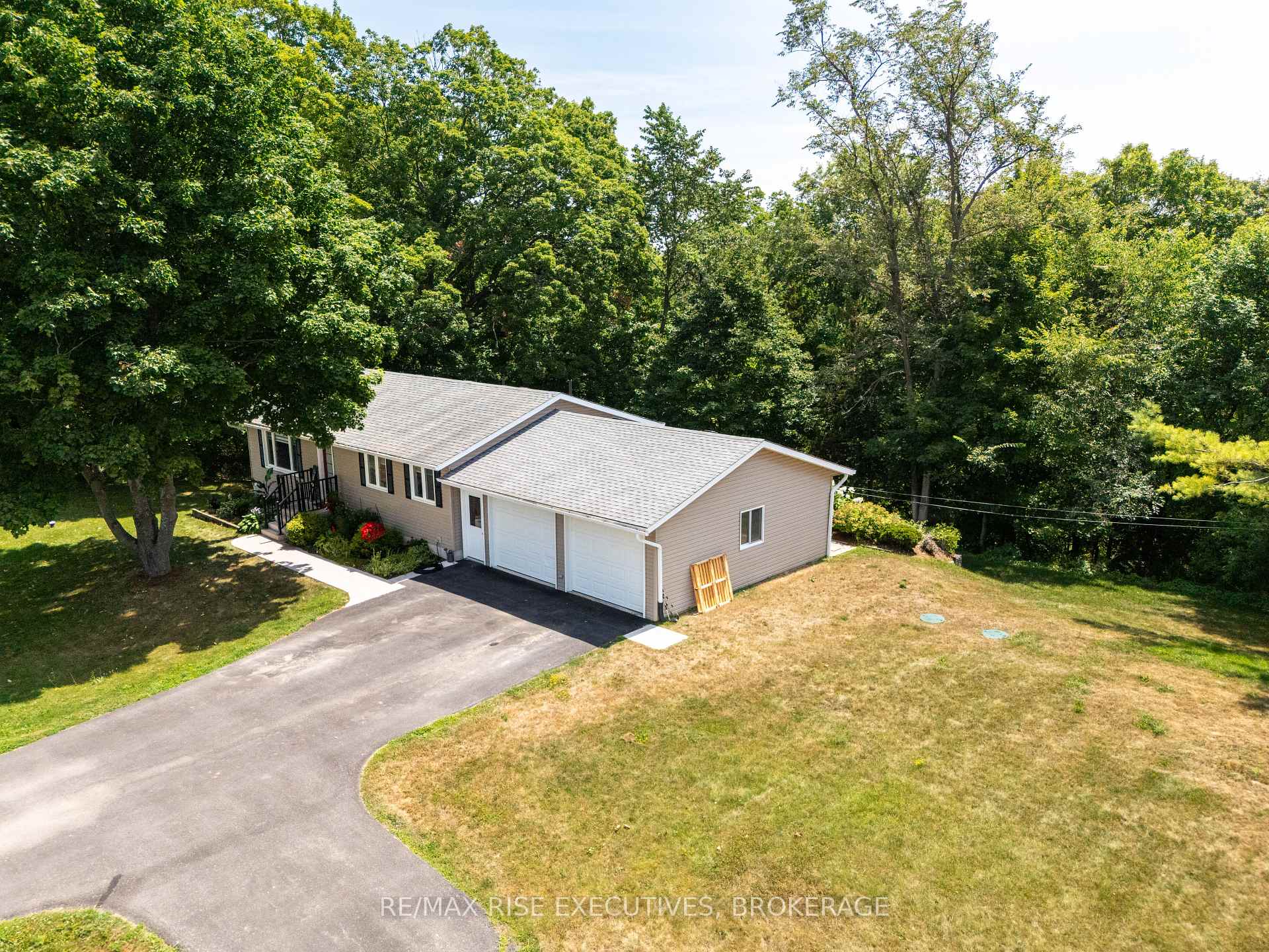 Photo 12 of 3419 Round Lake Road, Frontenac, Frontenac South — HOMEH