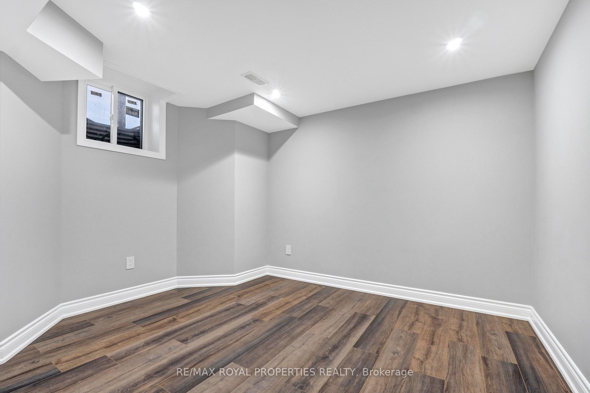 Photo 12 of 1092 Greenhill Avenue, Oshawa, Taunton — HOMEH