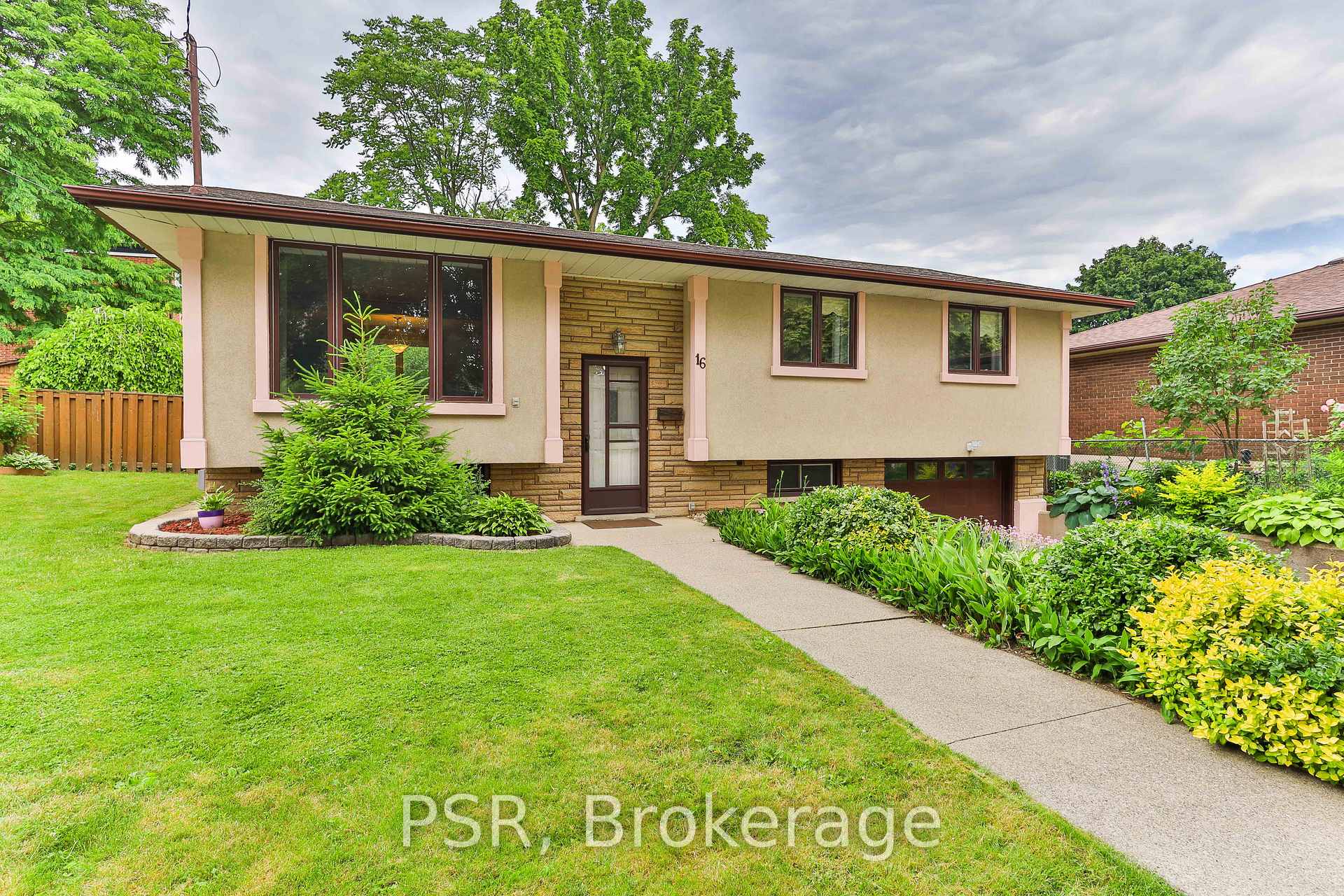 Front of 16 Colmar Place