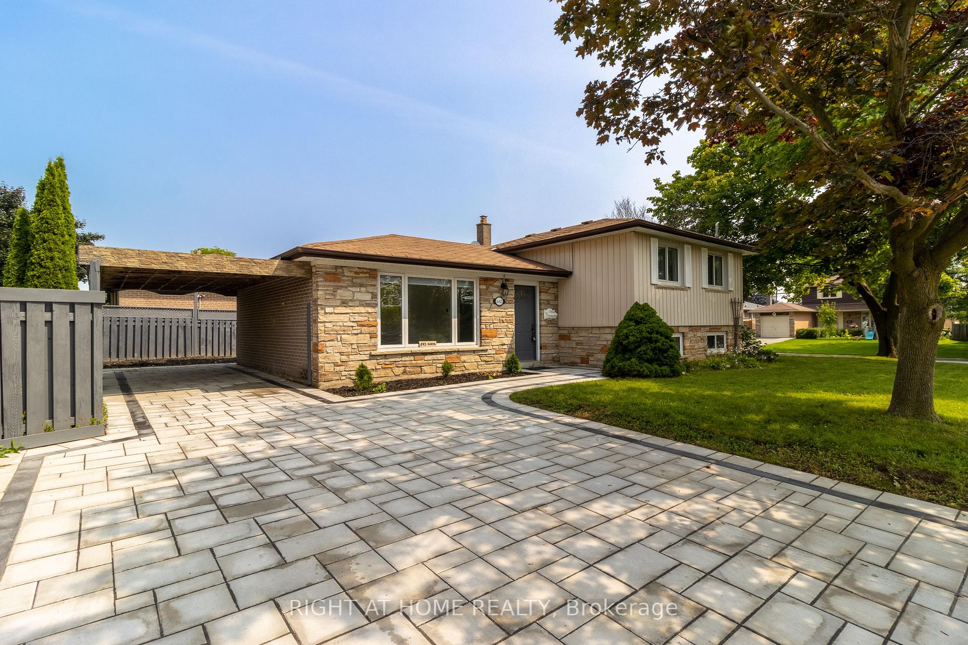 Photo 1 of 845 Sanok Drive, Pickering, West Shore — HOMEH