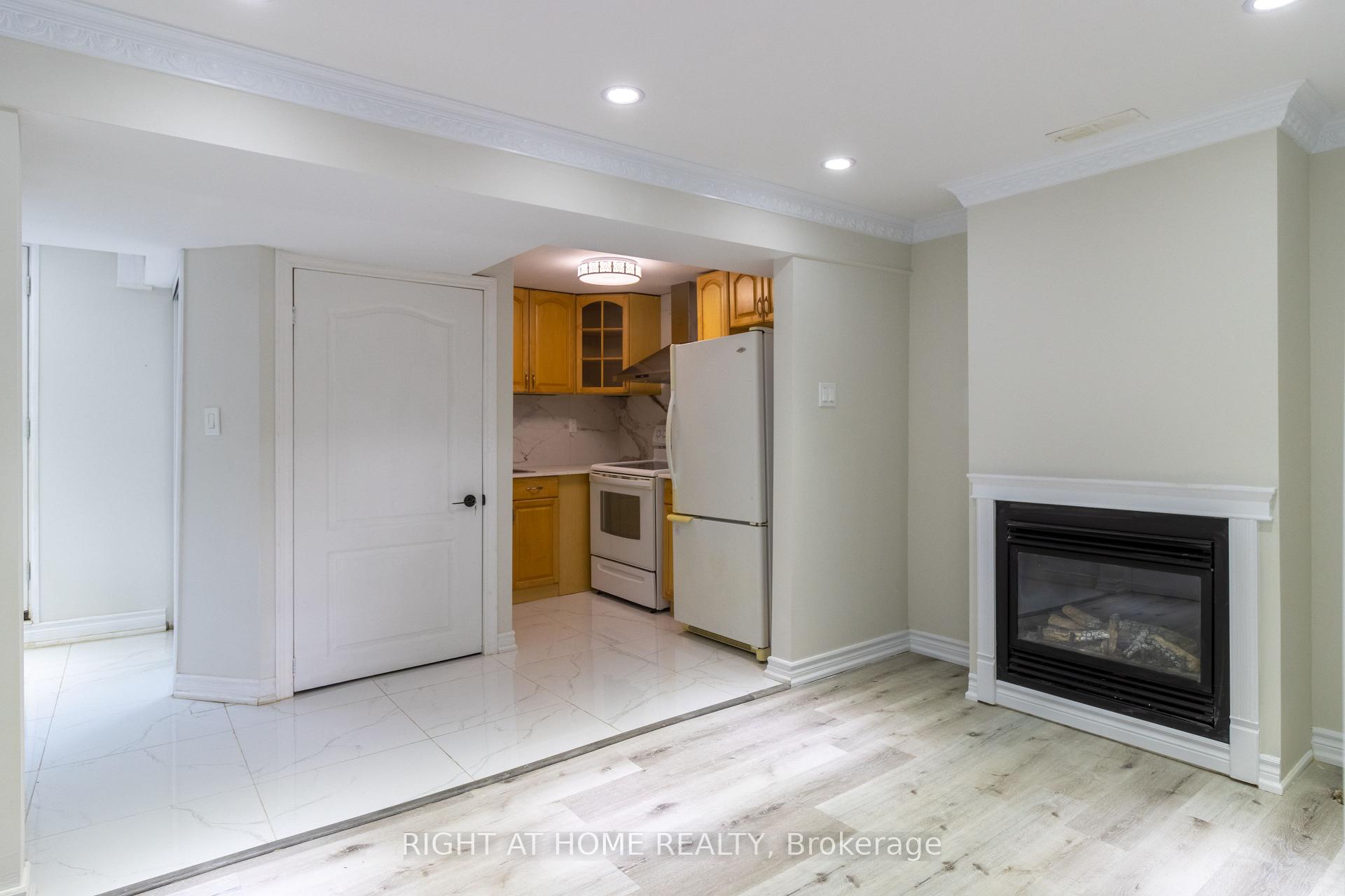Photo 11 of 845 Sanok Drive, Pickering, West Shore — HOMEH