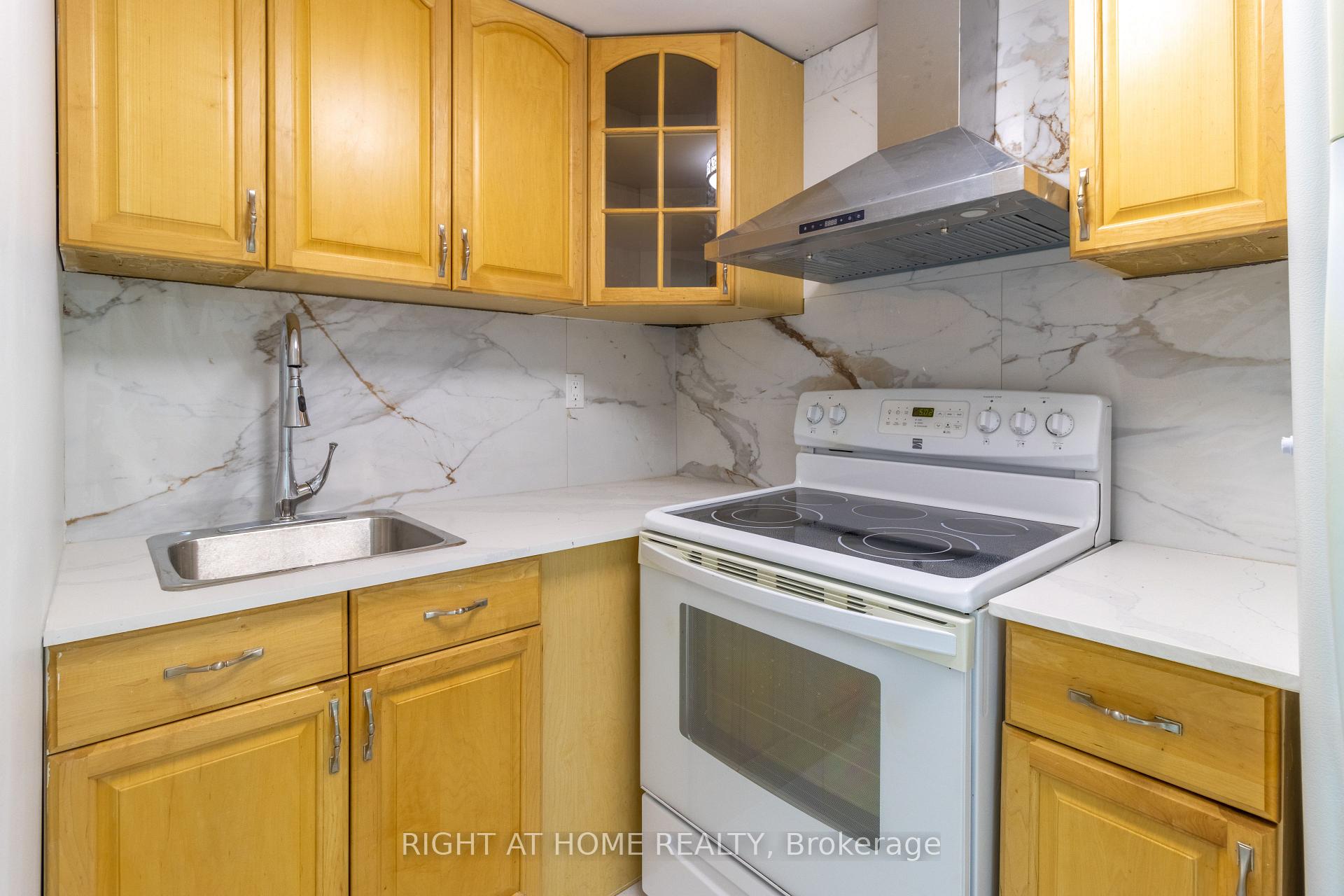 Photo 8 of 845 Sanok Drive, Pickering, West Shore — HOMEH
