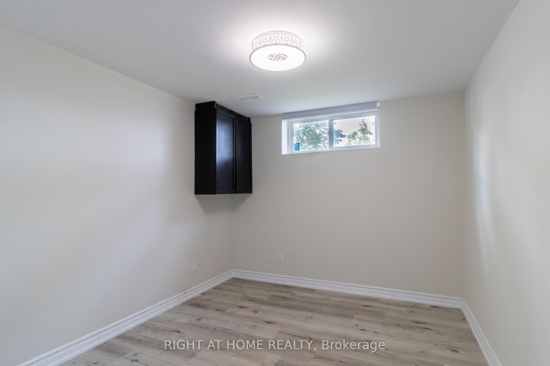 Photo 3 of 845 Sanok Drive, Pickering, West Shore — HOMEH