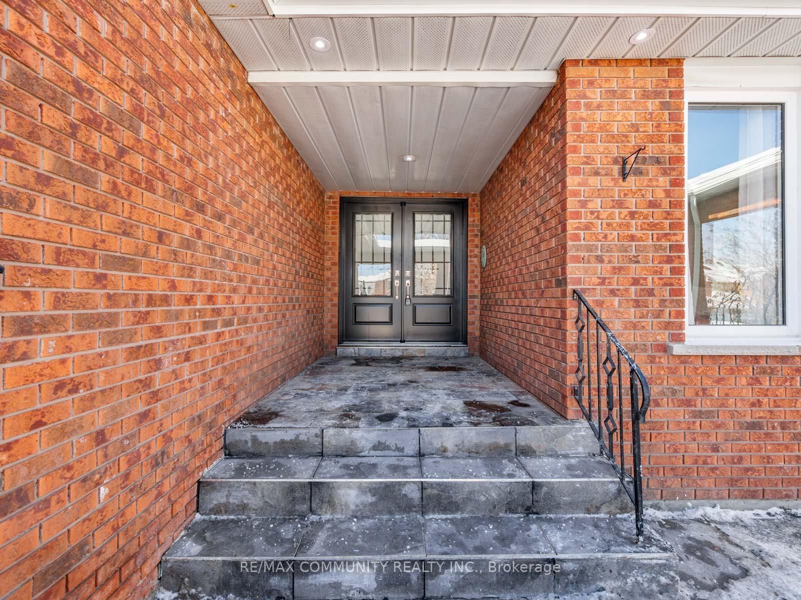 Photo 5 of 542 McLeod Crescent, Pickering, Rosebank — HOMEH