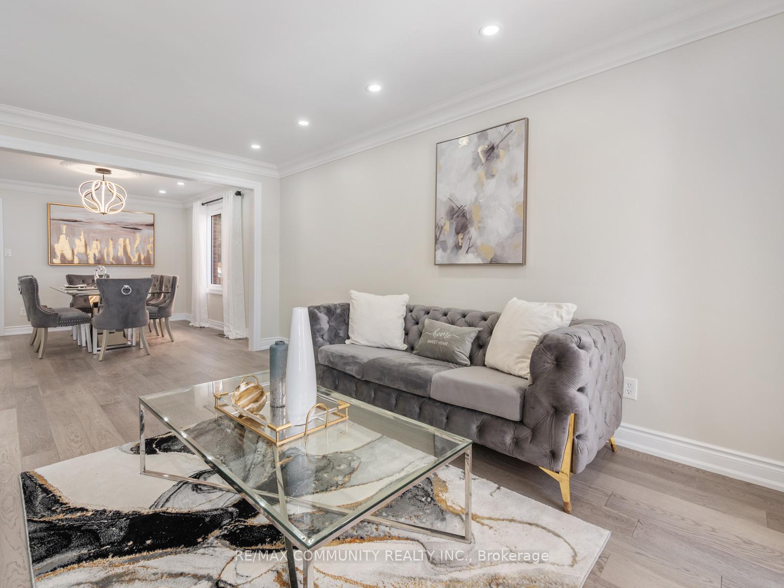 Photo 4 of 542 McLeod Crescent, Pickering, Rosebank — HOMEH