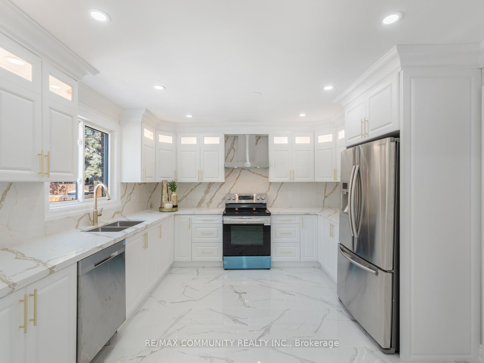 Photo 13 of 542 McLeod Crescent, Pickering, Rosebank — HOMEH