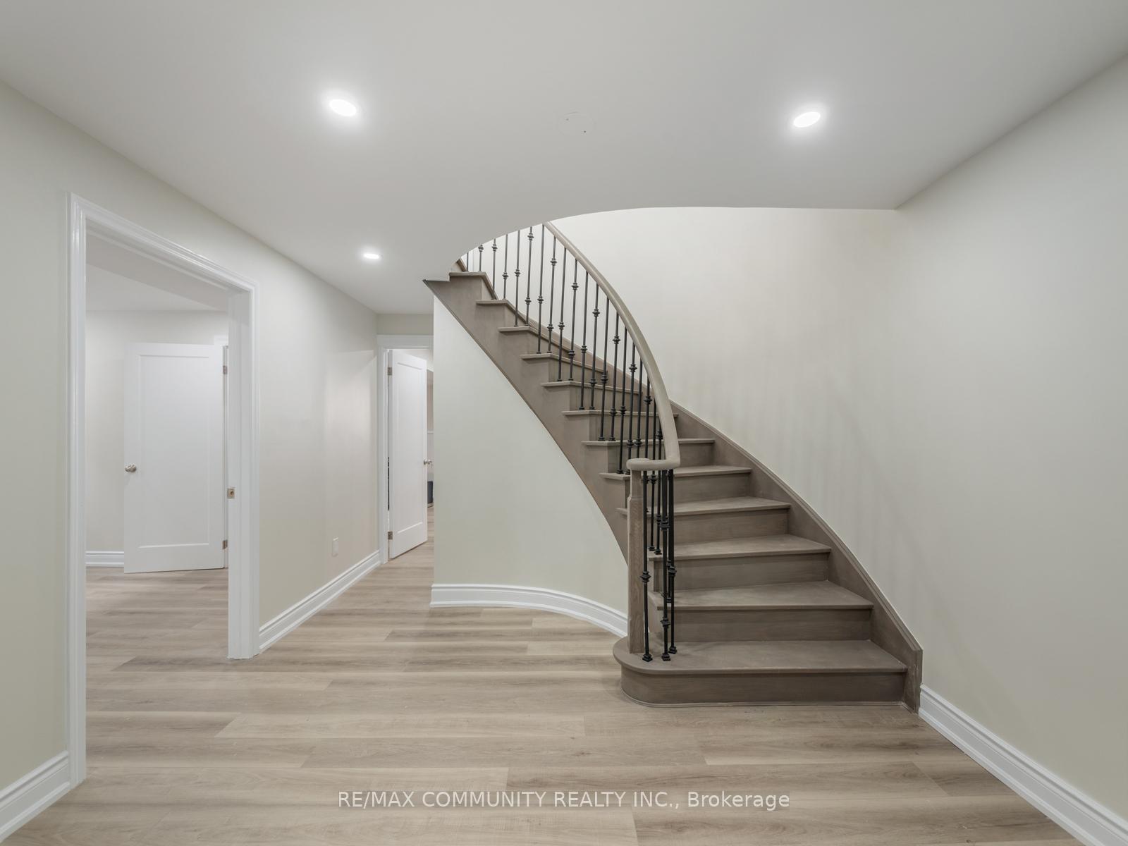 Photo 25 of 542 McLeod Crescent, Pickering, Rosebank — HOMEH