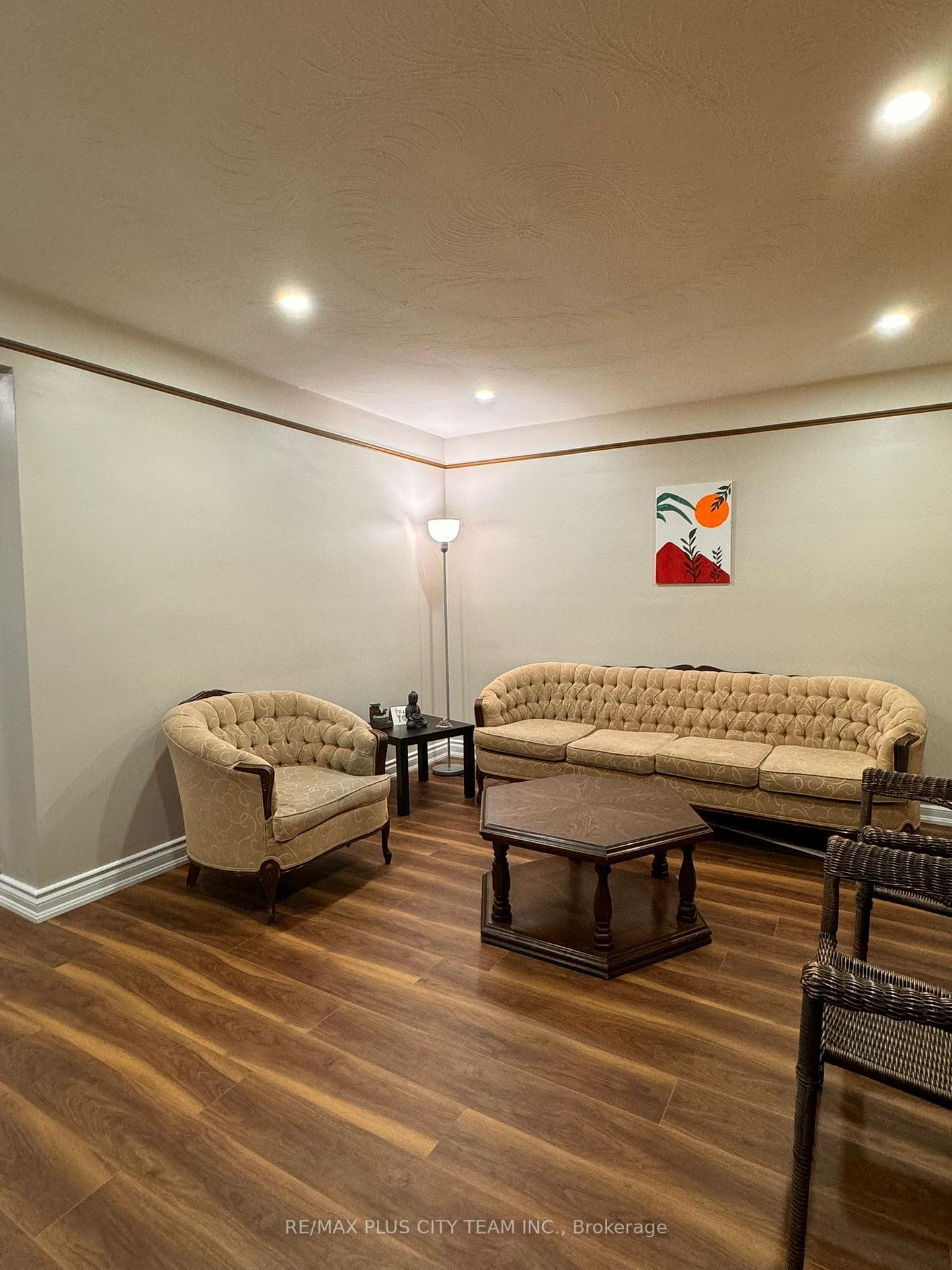 Photo 9 of 70 Bellingham Drive, Hamilton, Lawfield — HOMEH