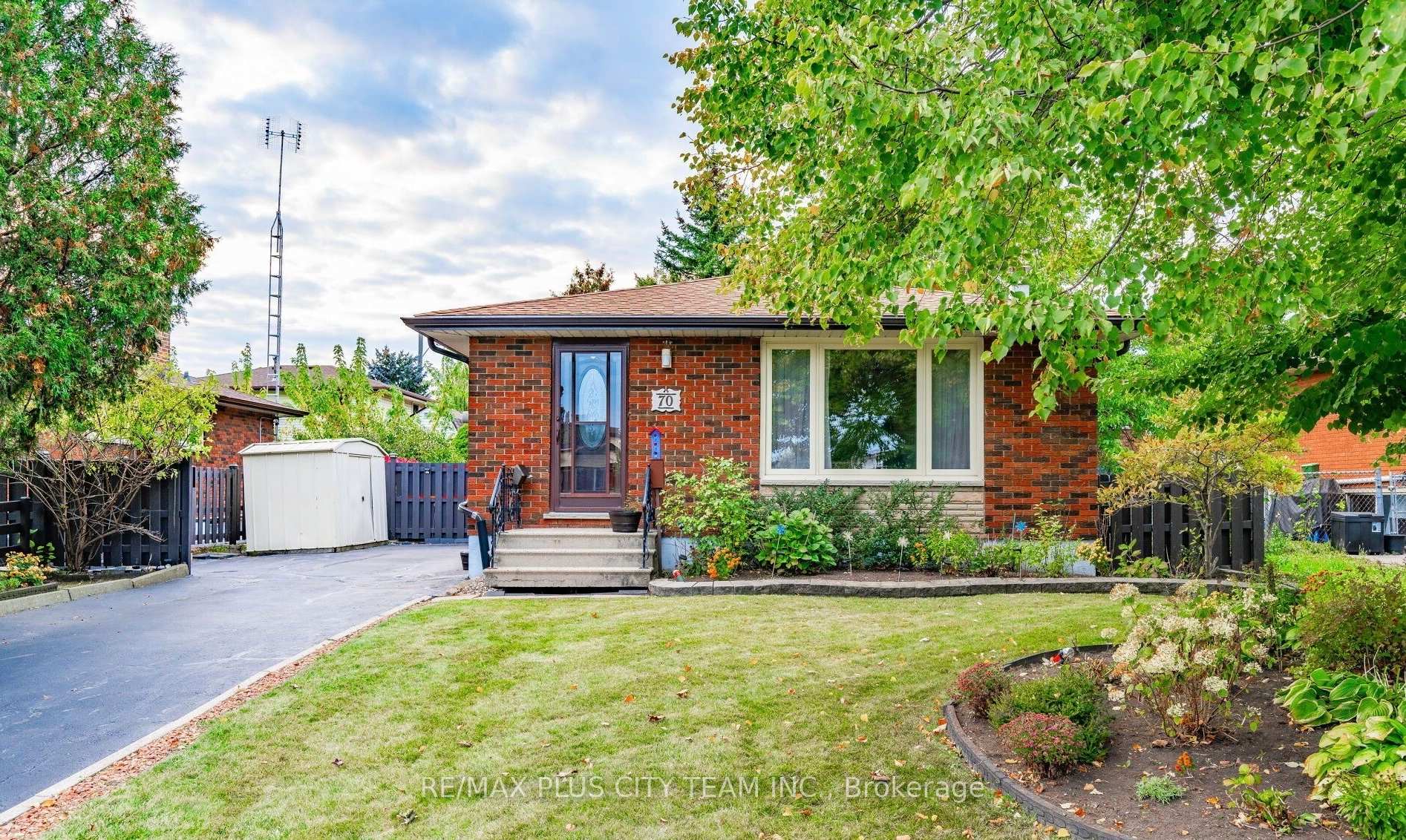 Photo 1 of 70 Bellingham Drive, Hamilton, Lawfield — HOMEH