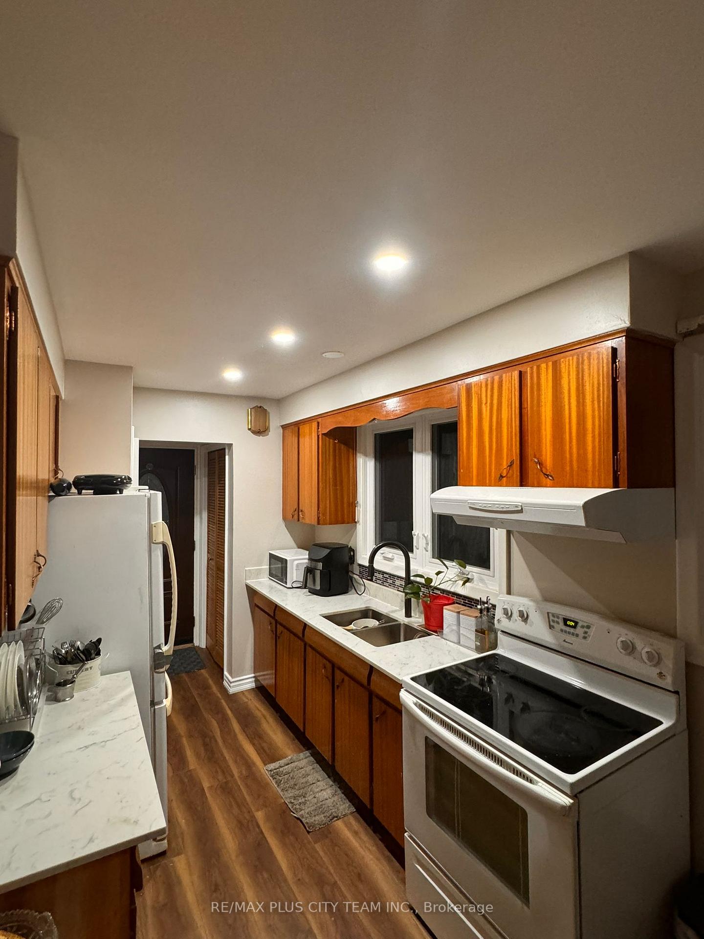 Photo 12 of 70 Bellingham Drive, Hamilton, Lawfield — HOMEH