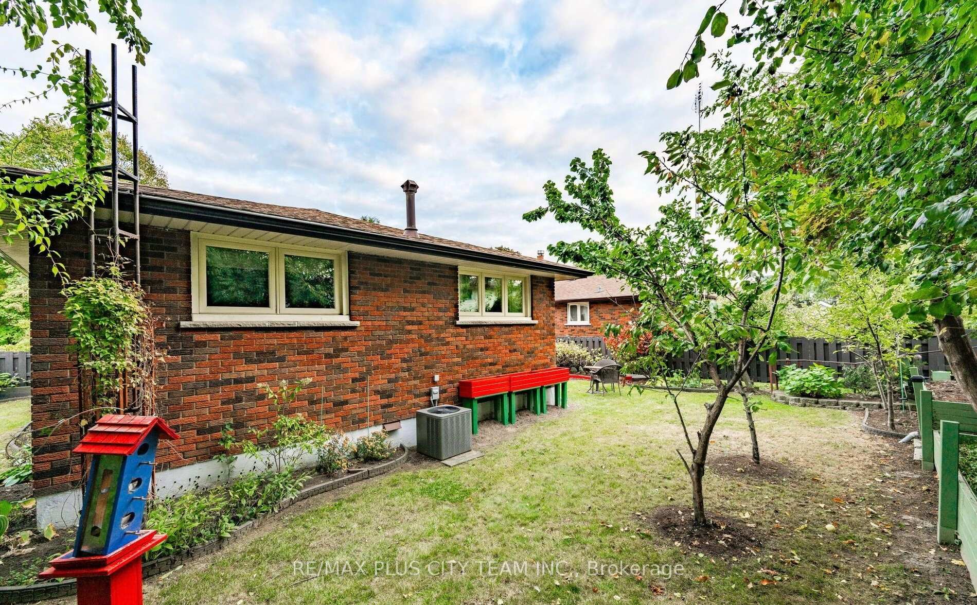 Photo 19 of 70 Bellingham Drive, Hamilton, Lawfield — HOMEH