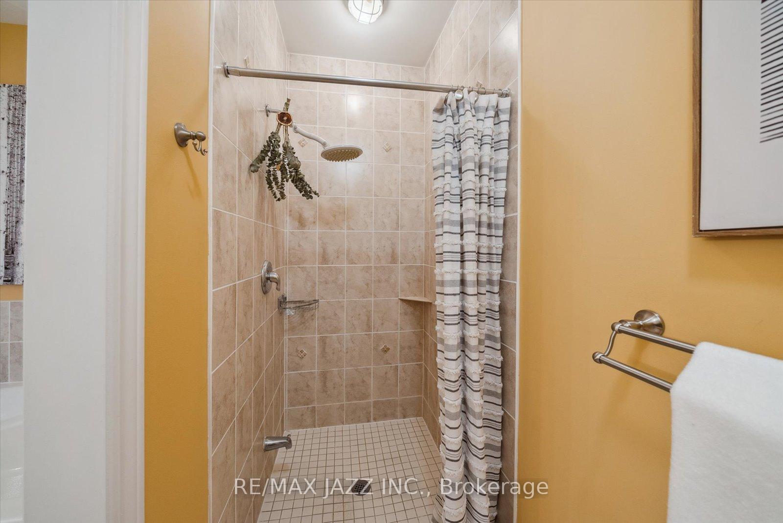 Photo 21 of 39 Illingworth Lane, Ajax, Central West — HOMEH