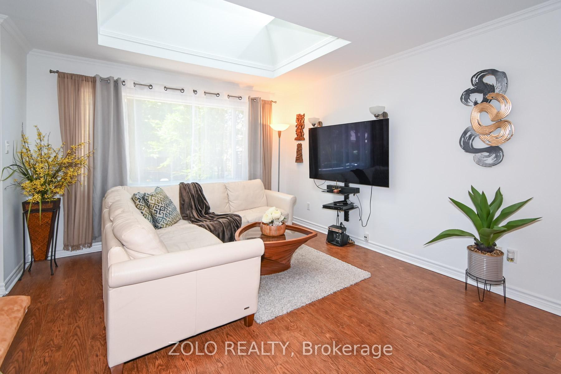 Photo 7 of 17 Glenfield Crescent, Toronto, O'Connor-Parkview — HOMEH
