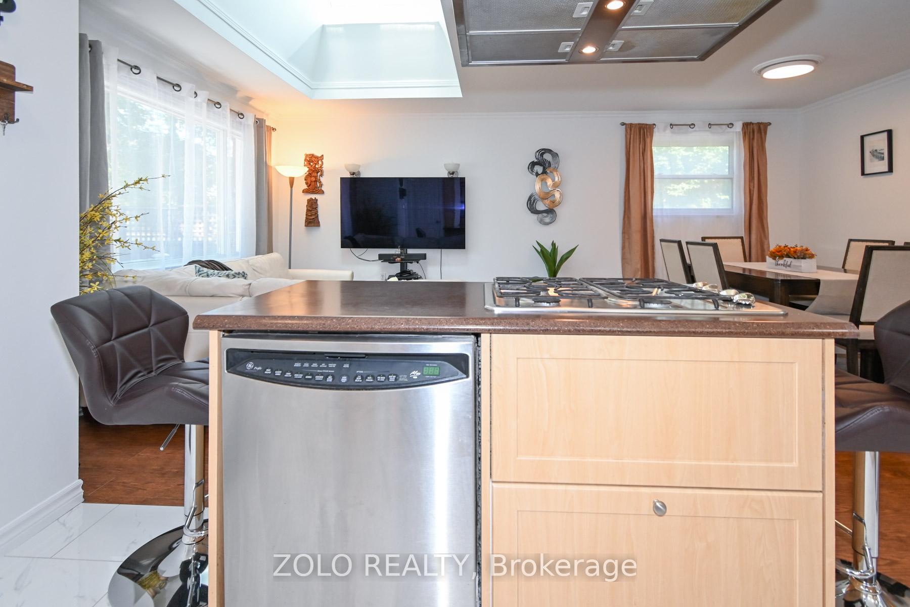 Photo 10 of 17 Glenfield Crescent, Toronto, O'Connor-Parkview — HOMEH