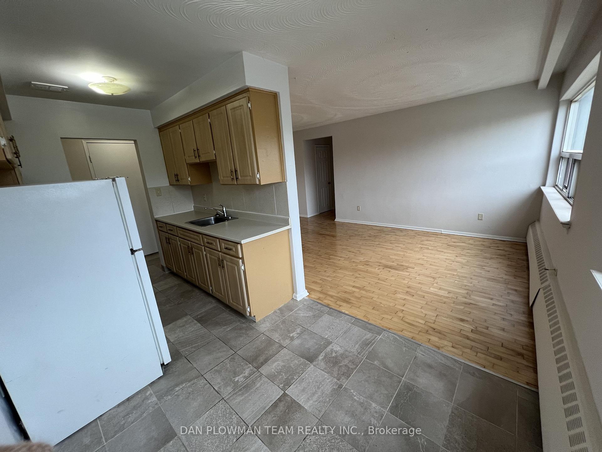 Front of Unit 308, 170 Park Road S