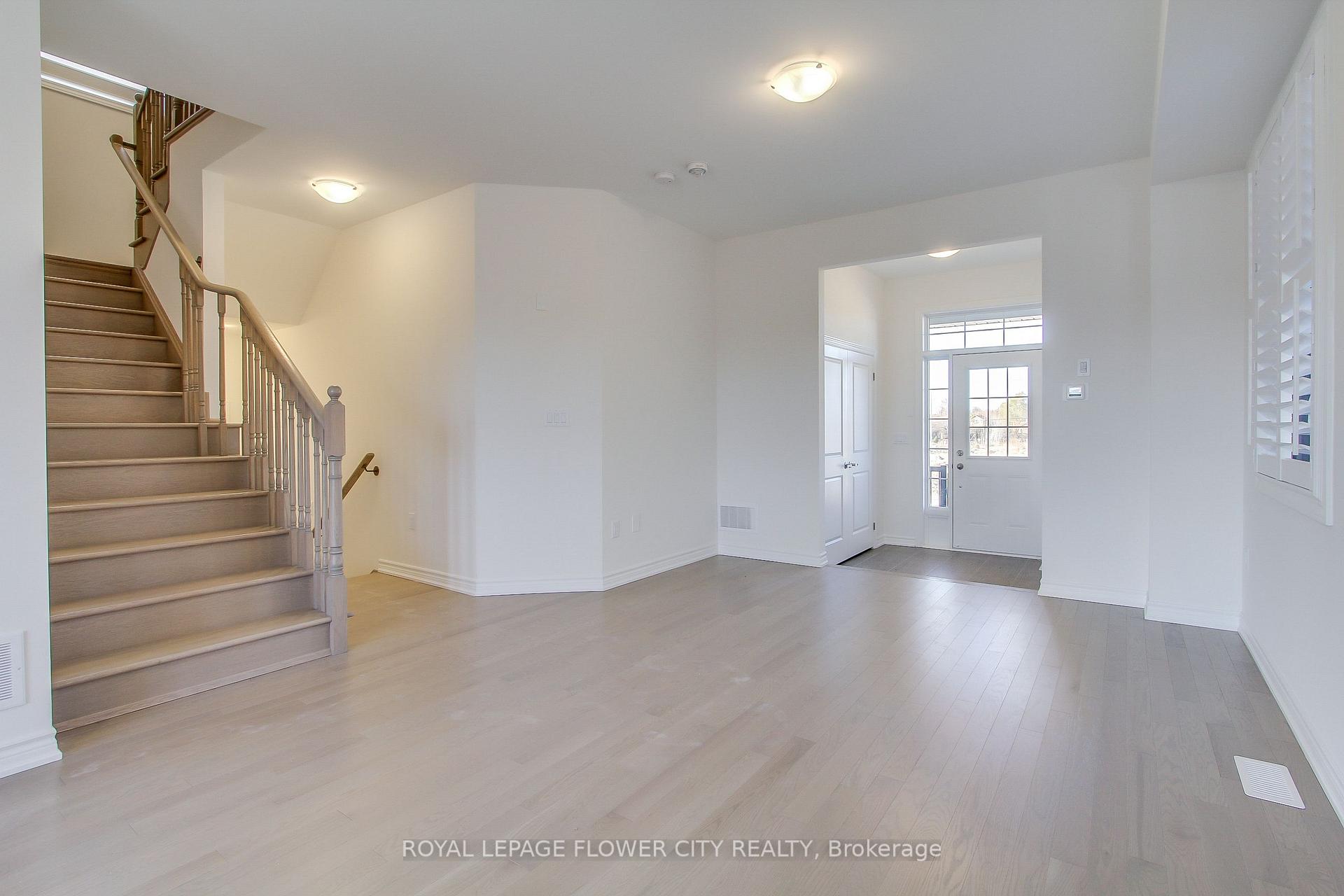 Photo 4 of 53 Brethet Heights, New Tecumseth, Beeton — HOMEH