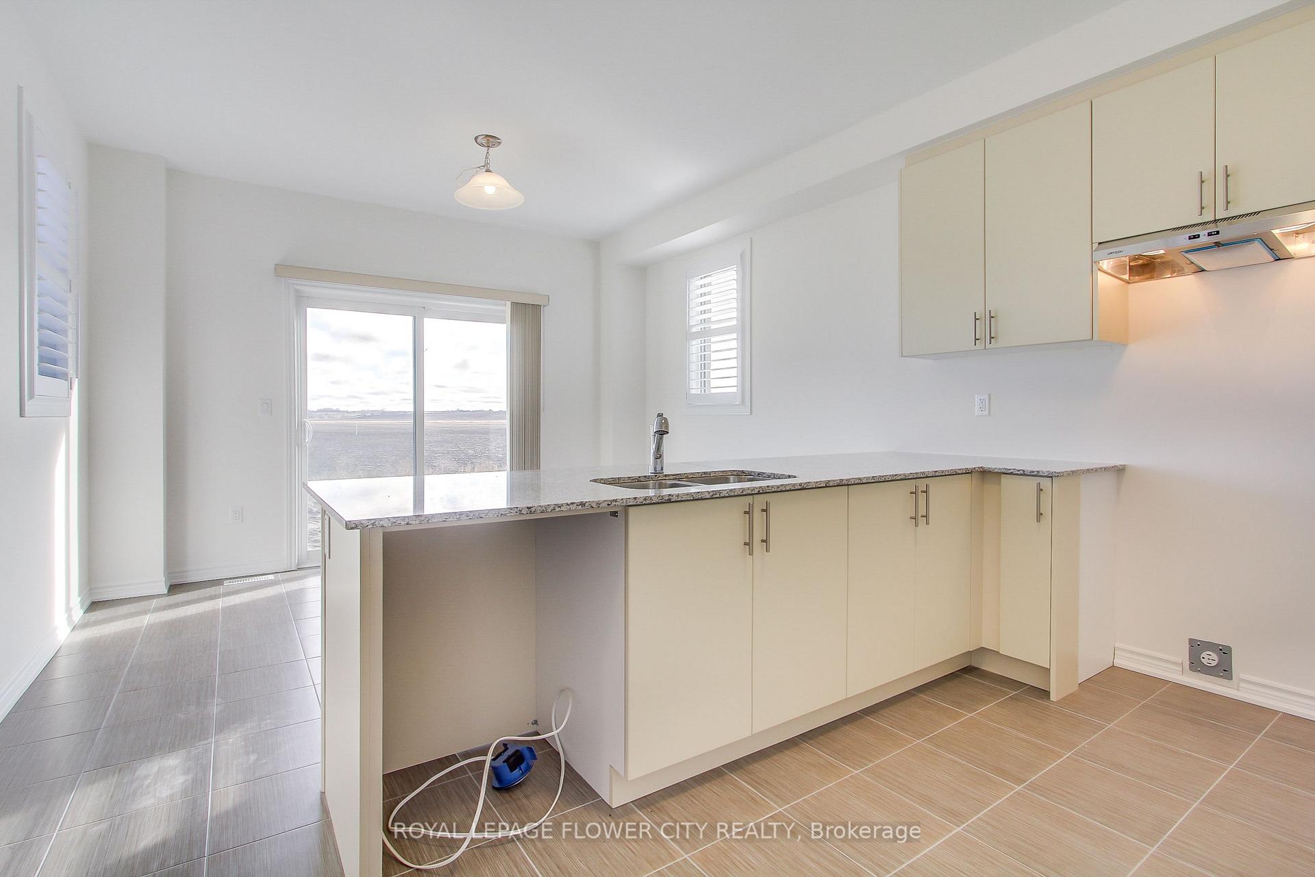Photo 10 of 53 Brethet Heights, New Tecumseth, Beeton — HOMEH
