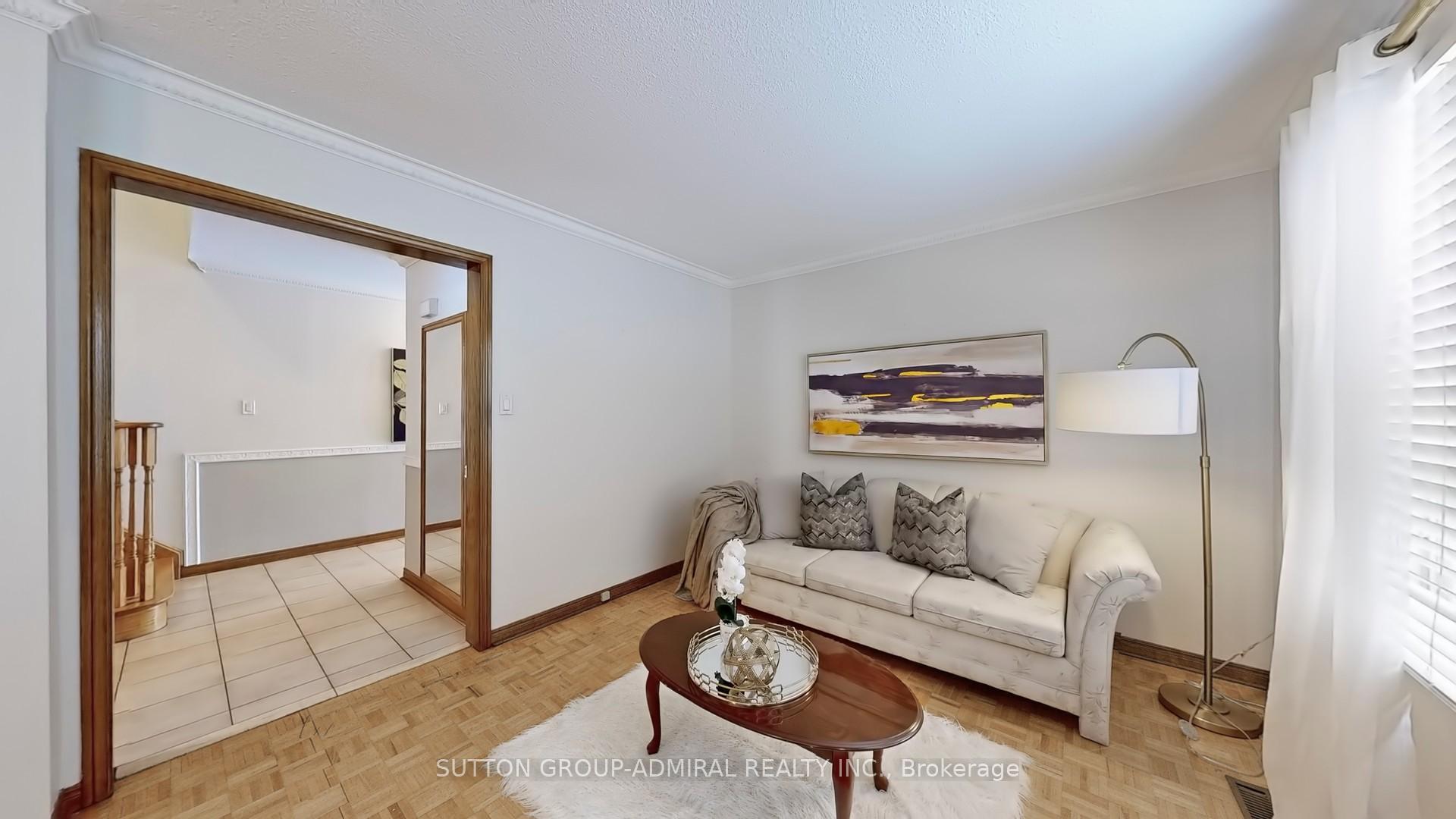 Photo 8 of 190 Nestor Crescent, Vaughan, East Woodbridge — HOMEH
