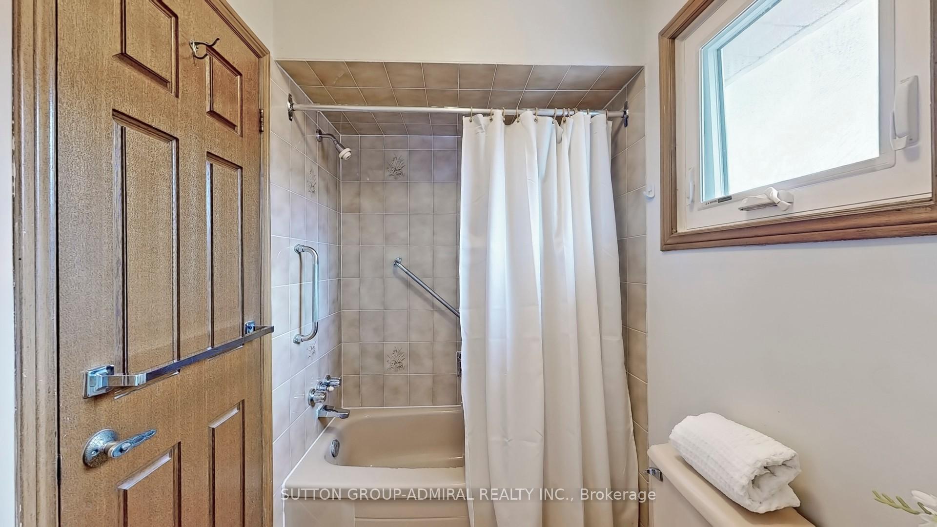 Photo 37 of 190 Nestor Crescent, Vaughan, East Woodbridge — HOMEH