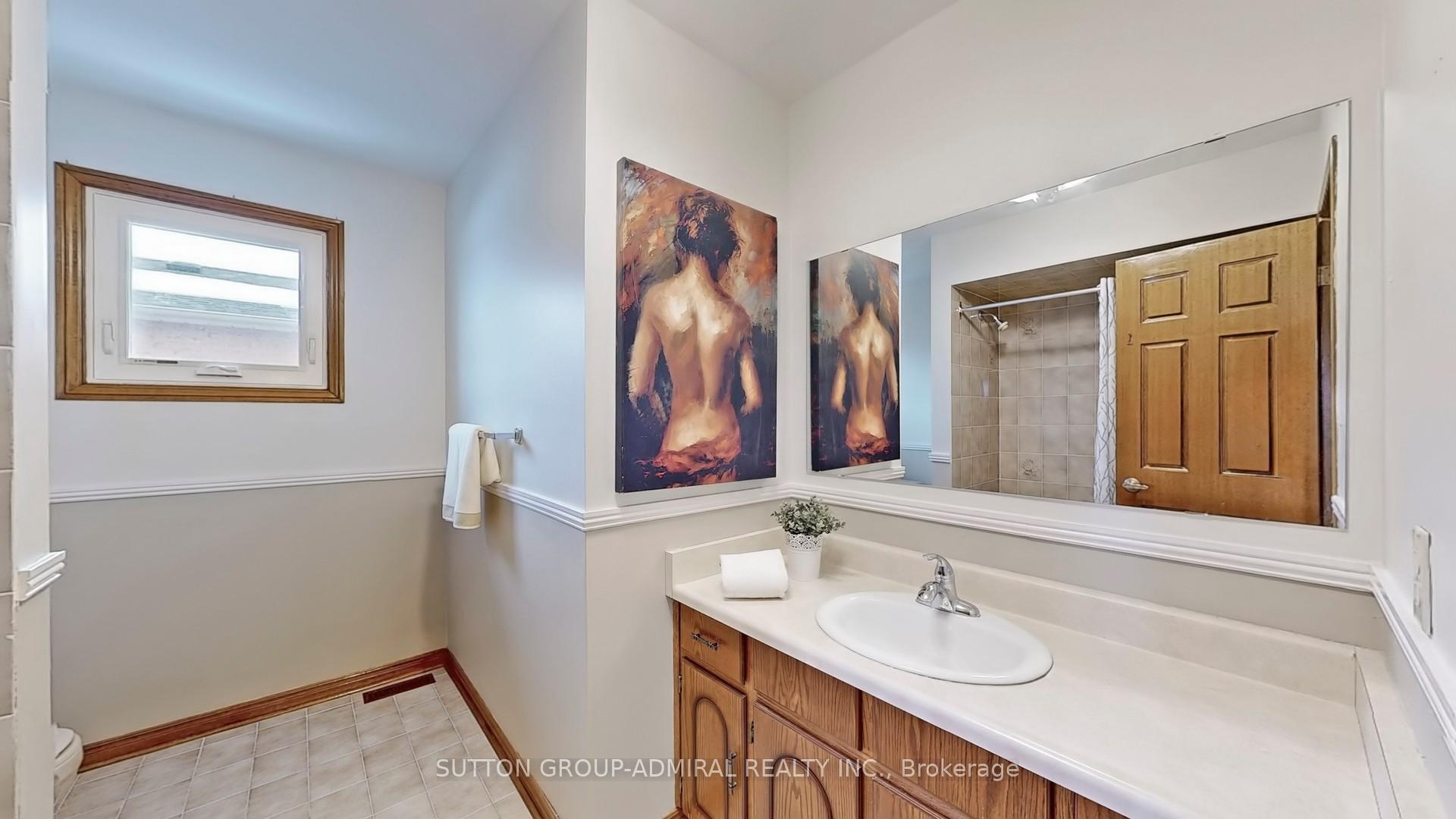 Photo 21 of 190 Nestor Crescent, Vaughan, East Woodbridge — HOMEH