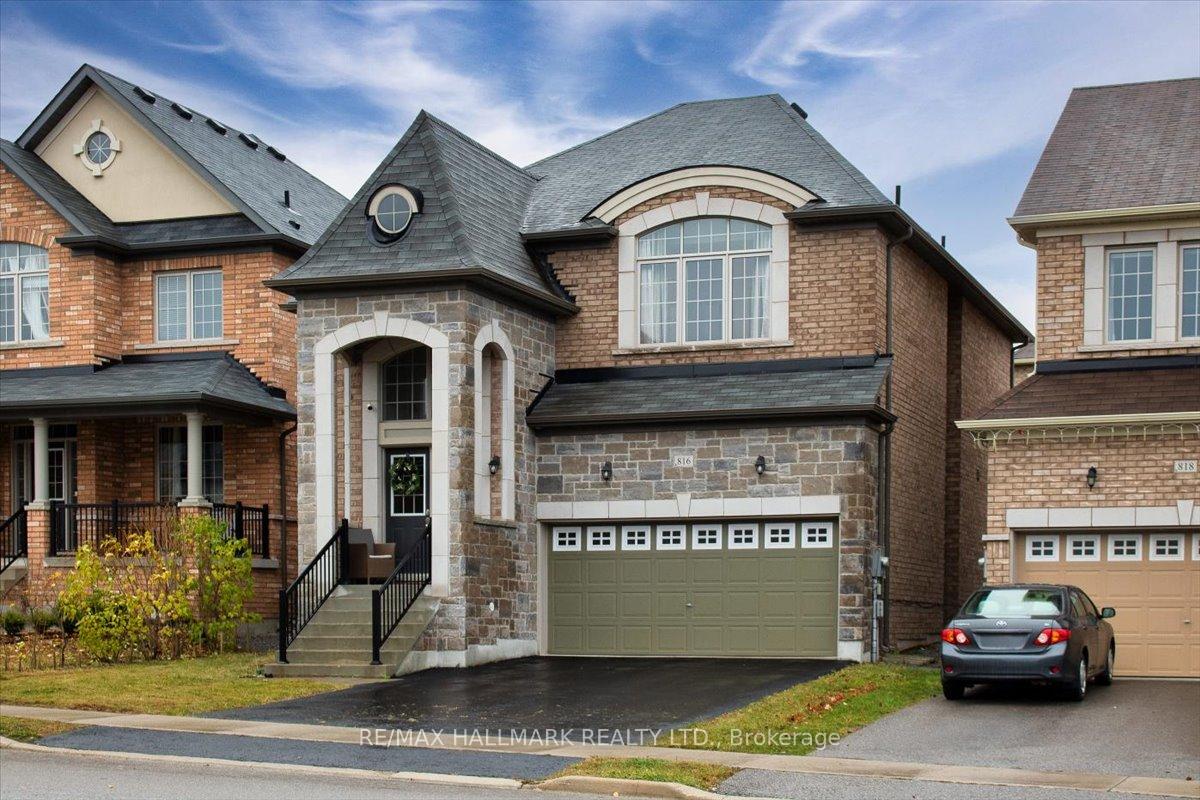 Photo 3 of 816 Elvidge Trail, Newmarket, Woodland Hill — HOMEH