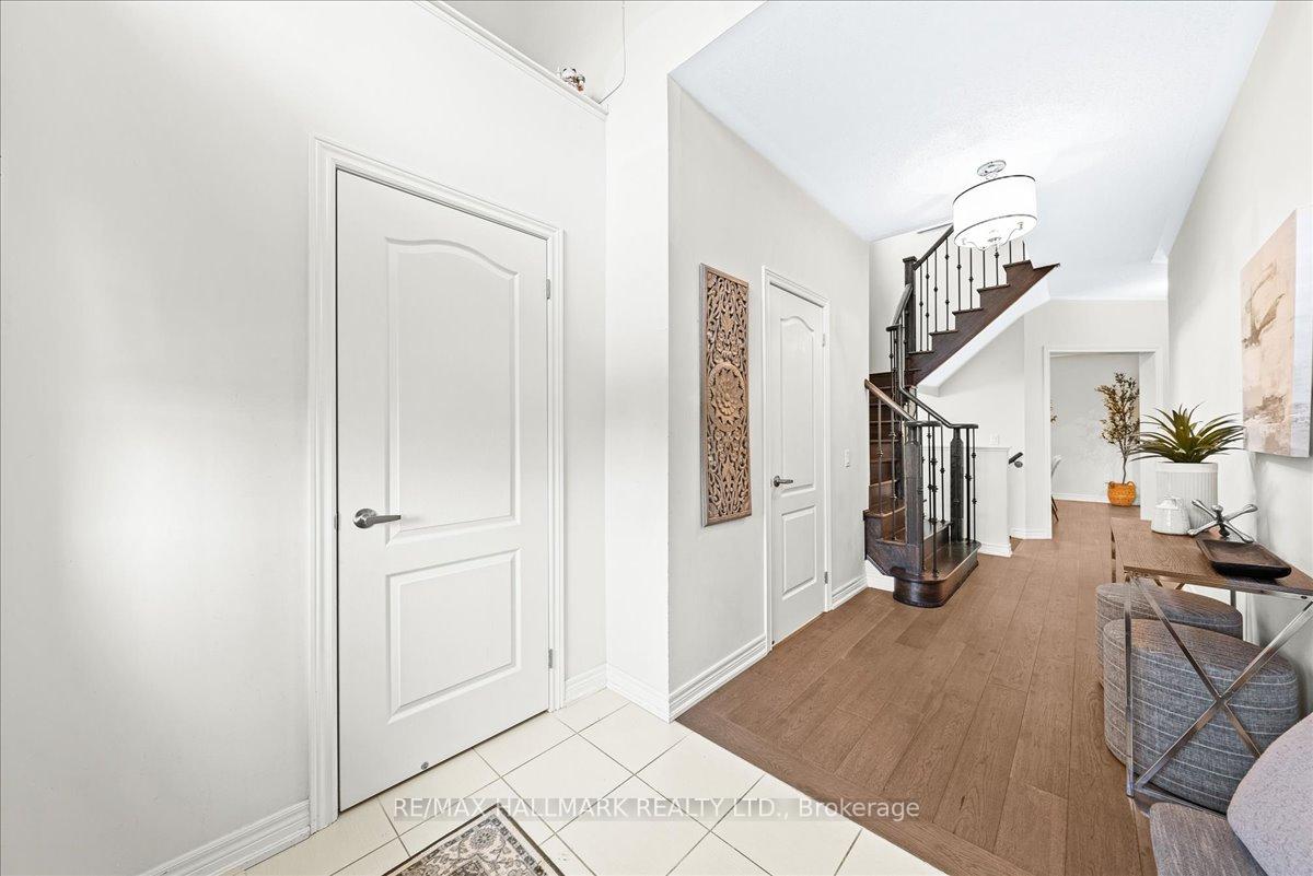 Photo 2 of 816 Elvidge Trail, Newmarket, Woodland Hill — HOMEH
