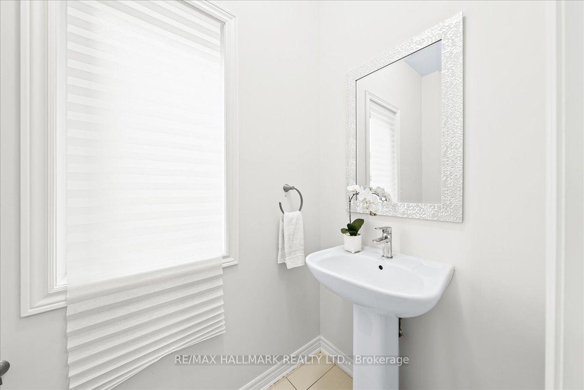 Photo 6 of 816 Elvidge Trail, Newmarket, Woodland Hill — HOMEH