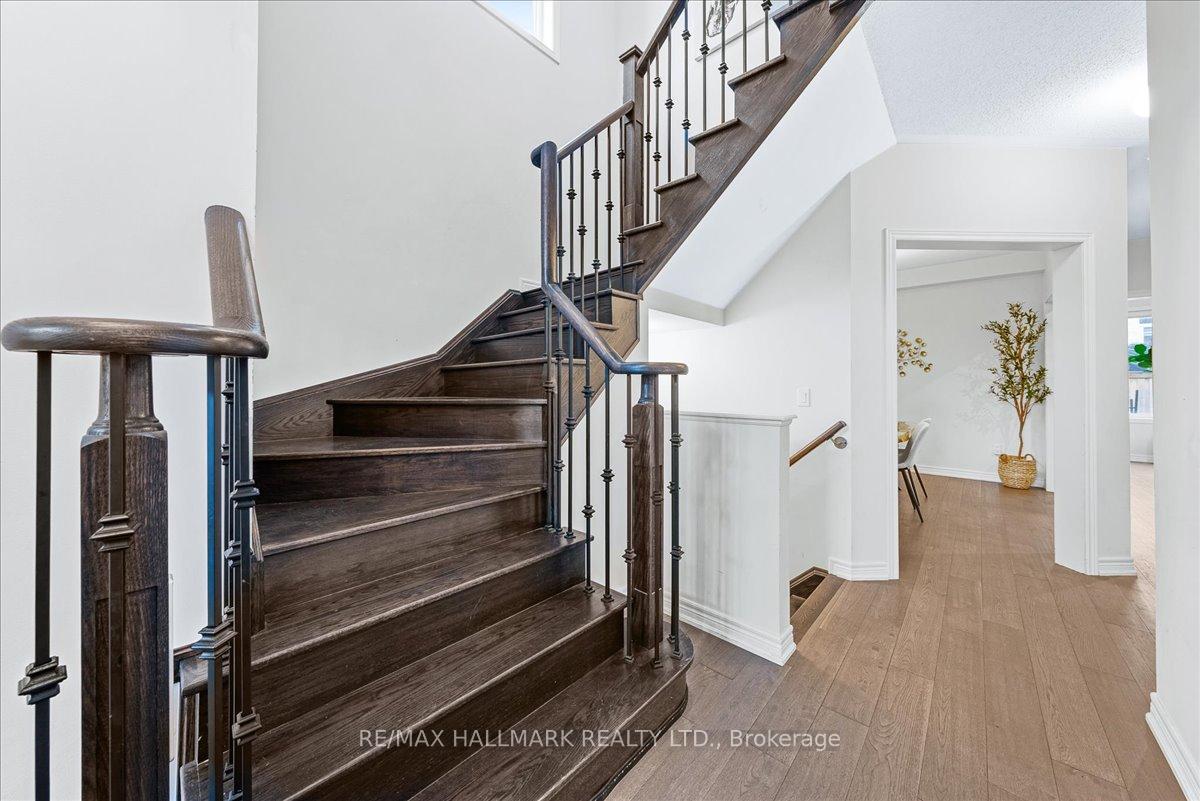Photo 5 of 816 Elvidge Trail, Newmarket, Woodland Hill — HOMEH