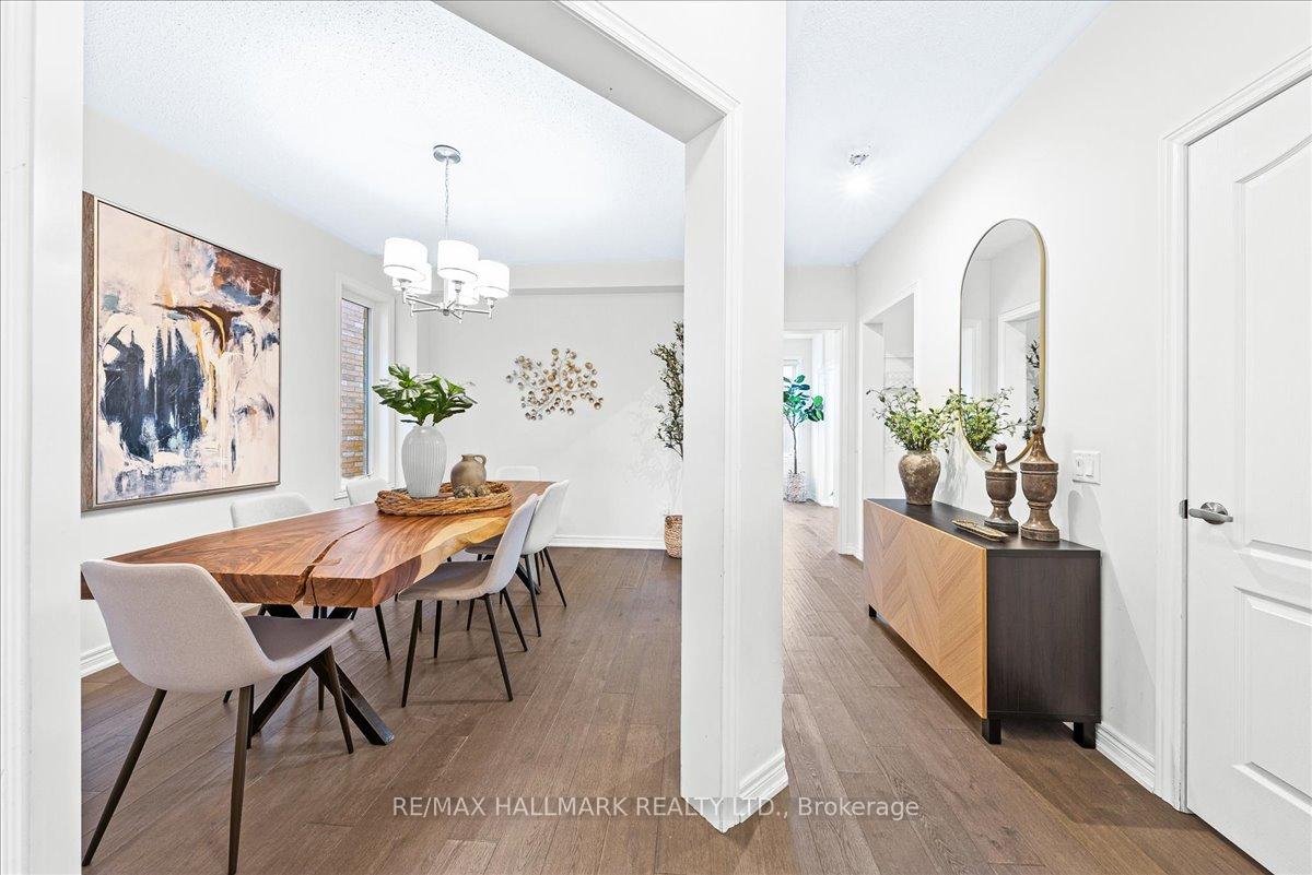 Photo 7 of 816 Elvidge Trail, Newmarket, Woodland Hill — HOMEH