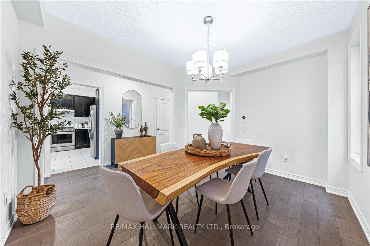 Photo 10 of 816 Elvidge Trail, Newmarket, Woodland Hill — HOMEH