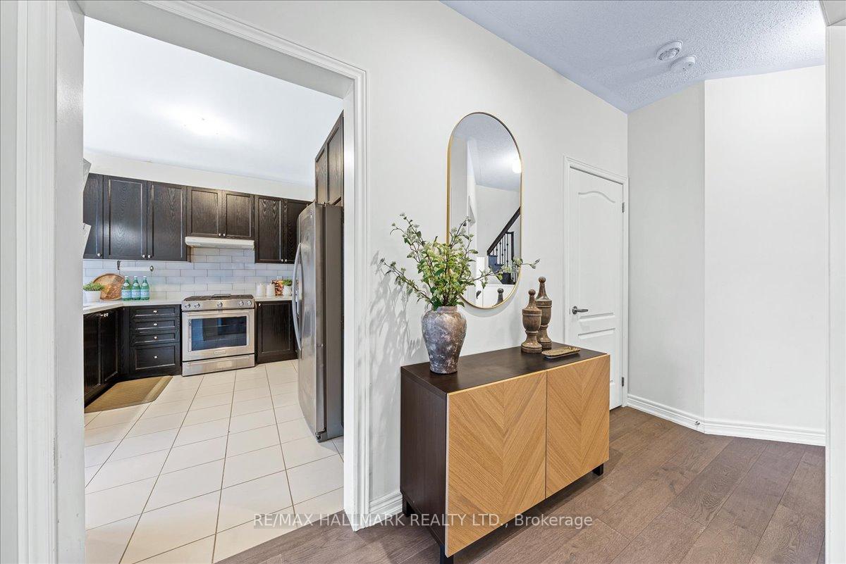 Photo 8 of 816 Elvidge Trail, Newmarket, Woodland Hill — HOMEH