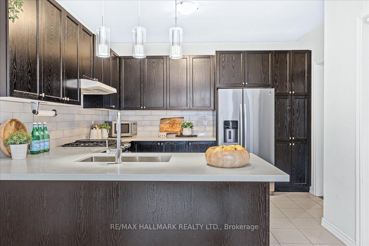 Photo 38 of 816 Elvidge Trail, Newmarket, Woodland Hill — HOMEH