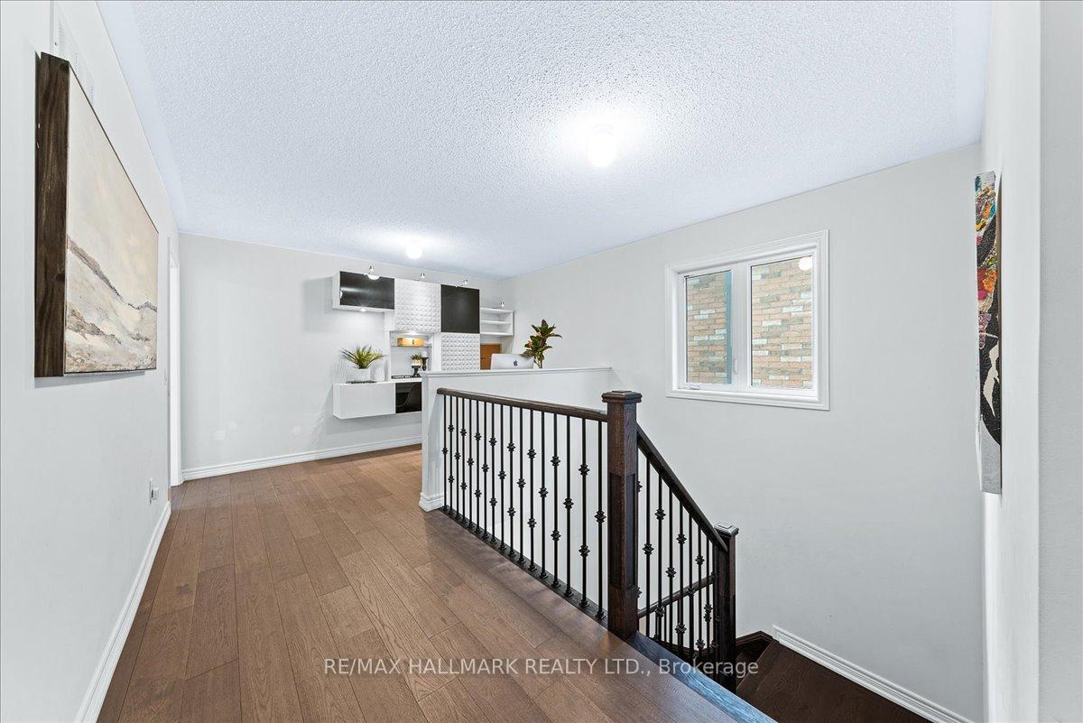 Photo 14 of 816 Elvidge Trail, Newmarket, Woodland Hill — HOMEH
