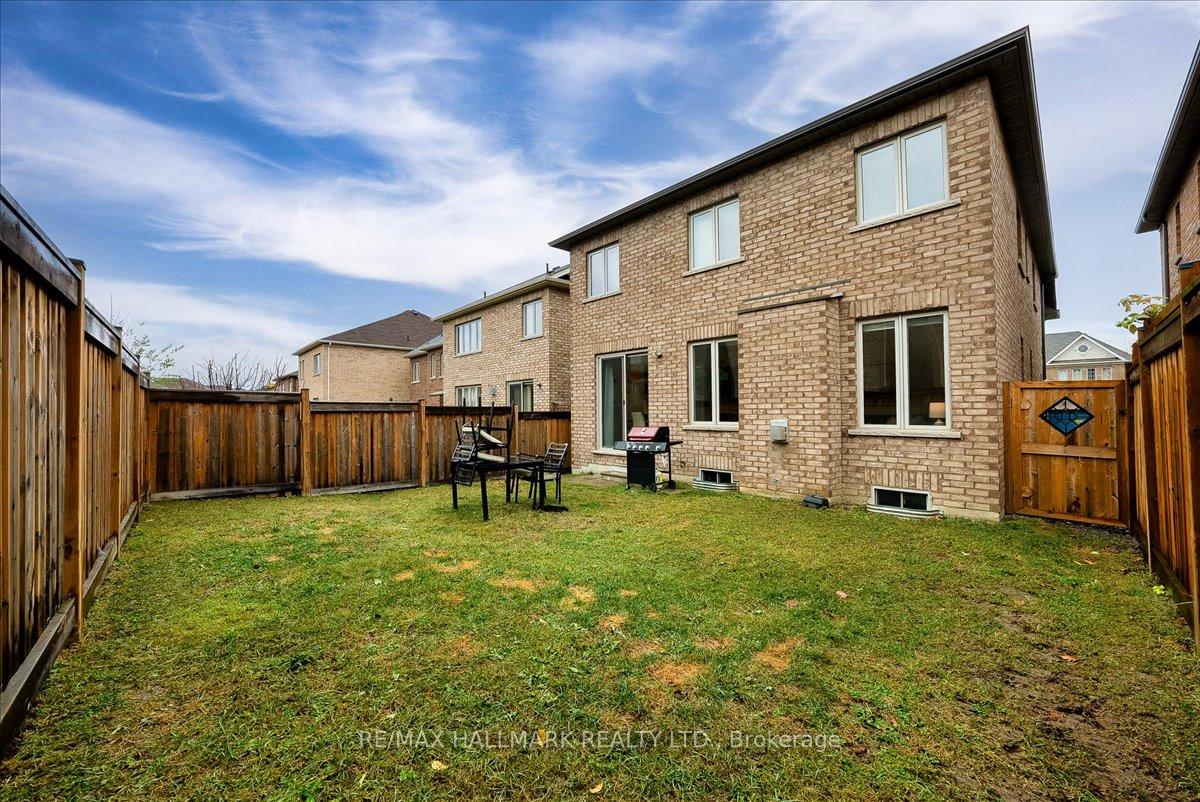 Photo 31 of 816 Elvidge Trail, Newmarket, Woodland Hill — HOMEH