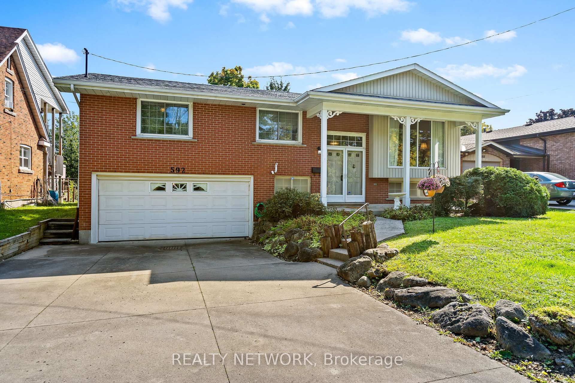 Photo 2 of 592 Grays Road, Hamilton, Confederation Park — HOMEH