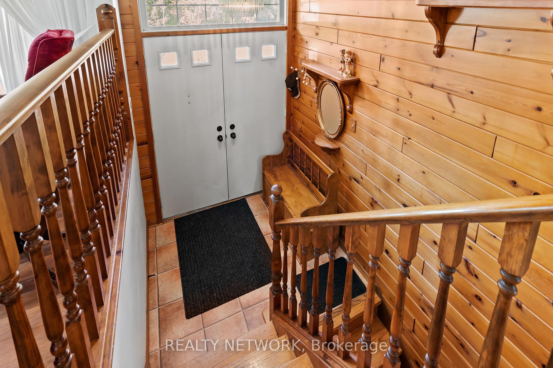 Photo 9 of 592 Grays Road, Hamilton, Confederation Park — HOMEH