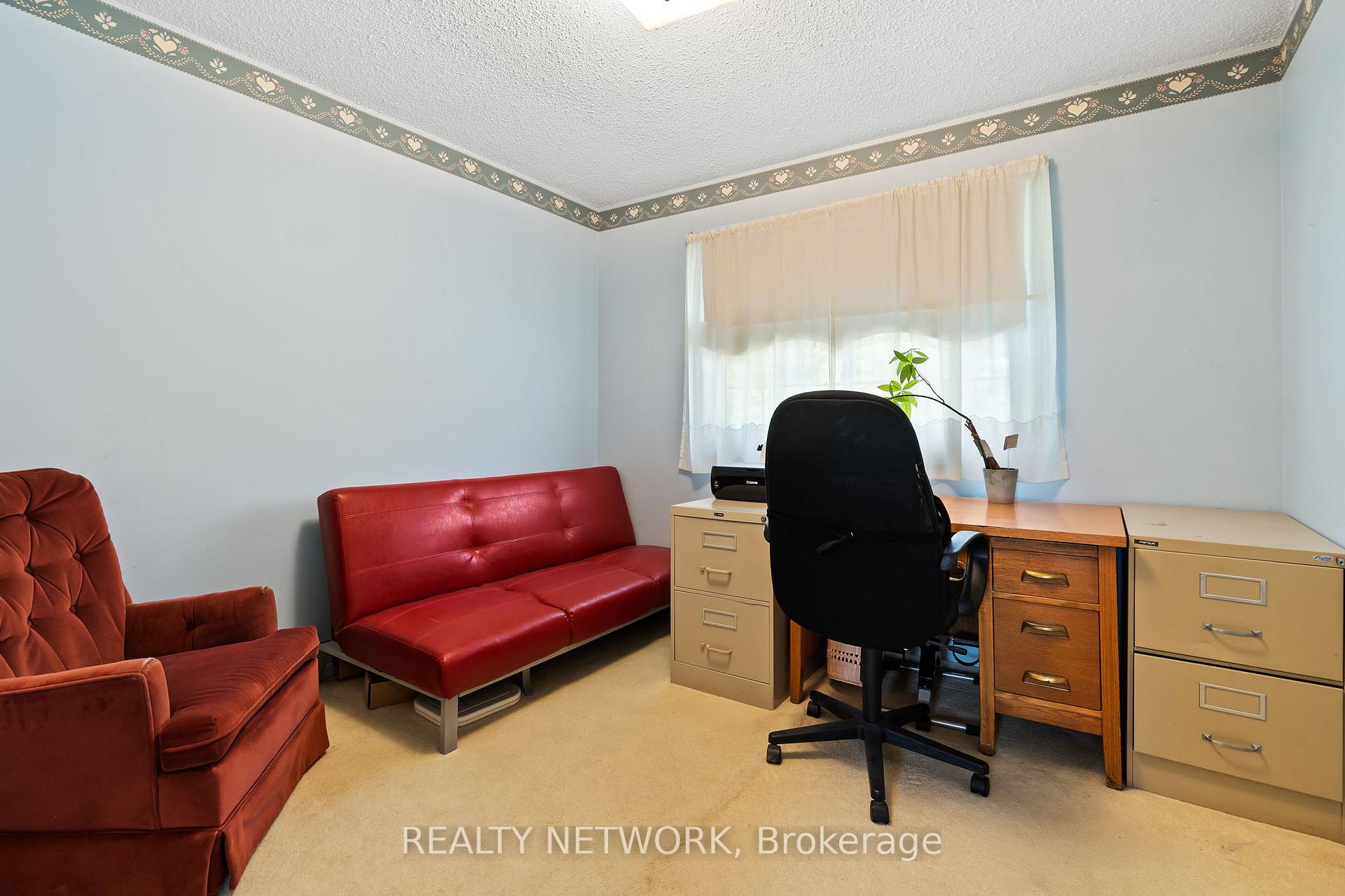 Photo 22 of 592 Grays Road, Hamilton, Confederation Park — HOMEH