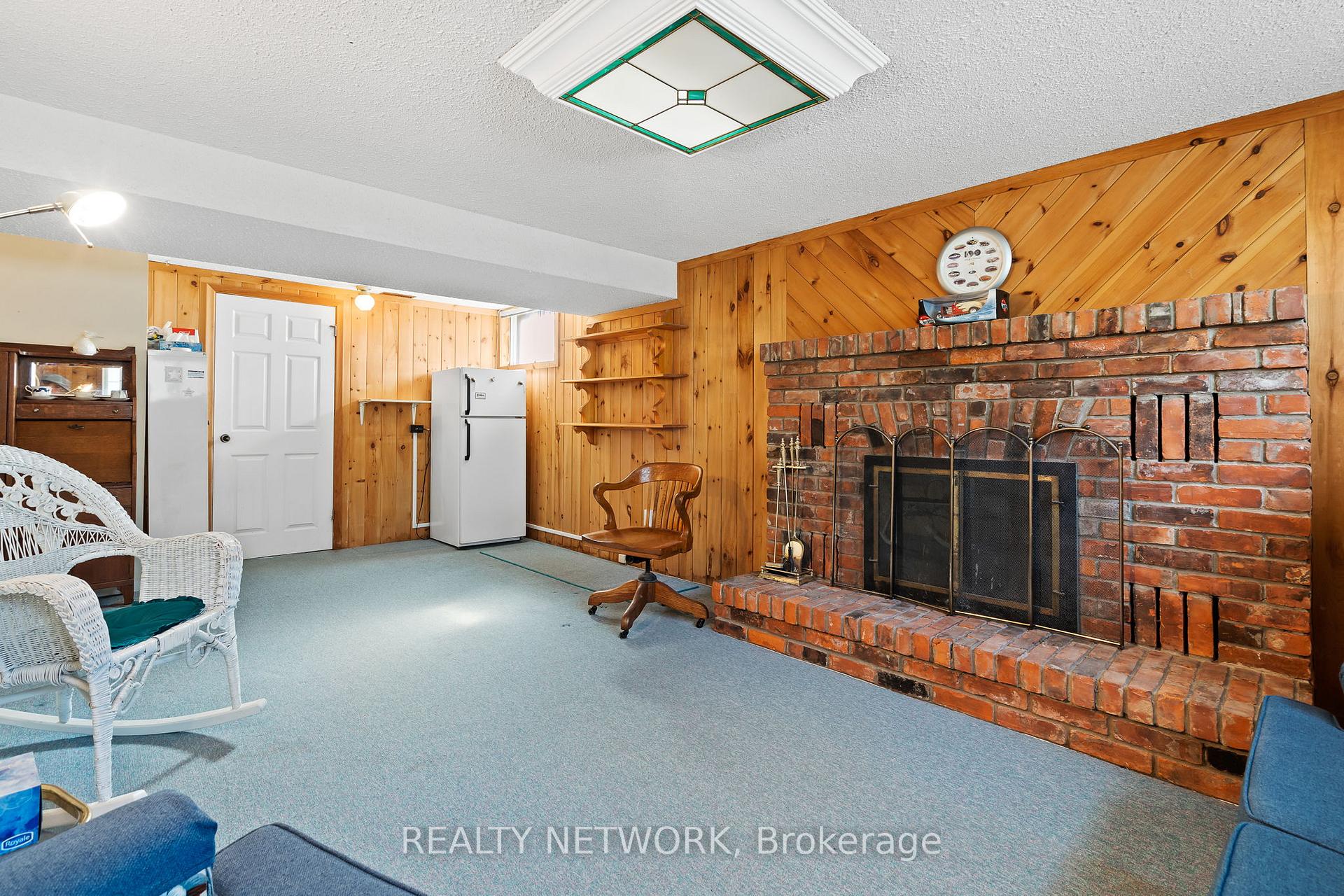 Photo 31 of 592 Grays Road, Hamilton, Confederation Park — HOMEH