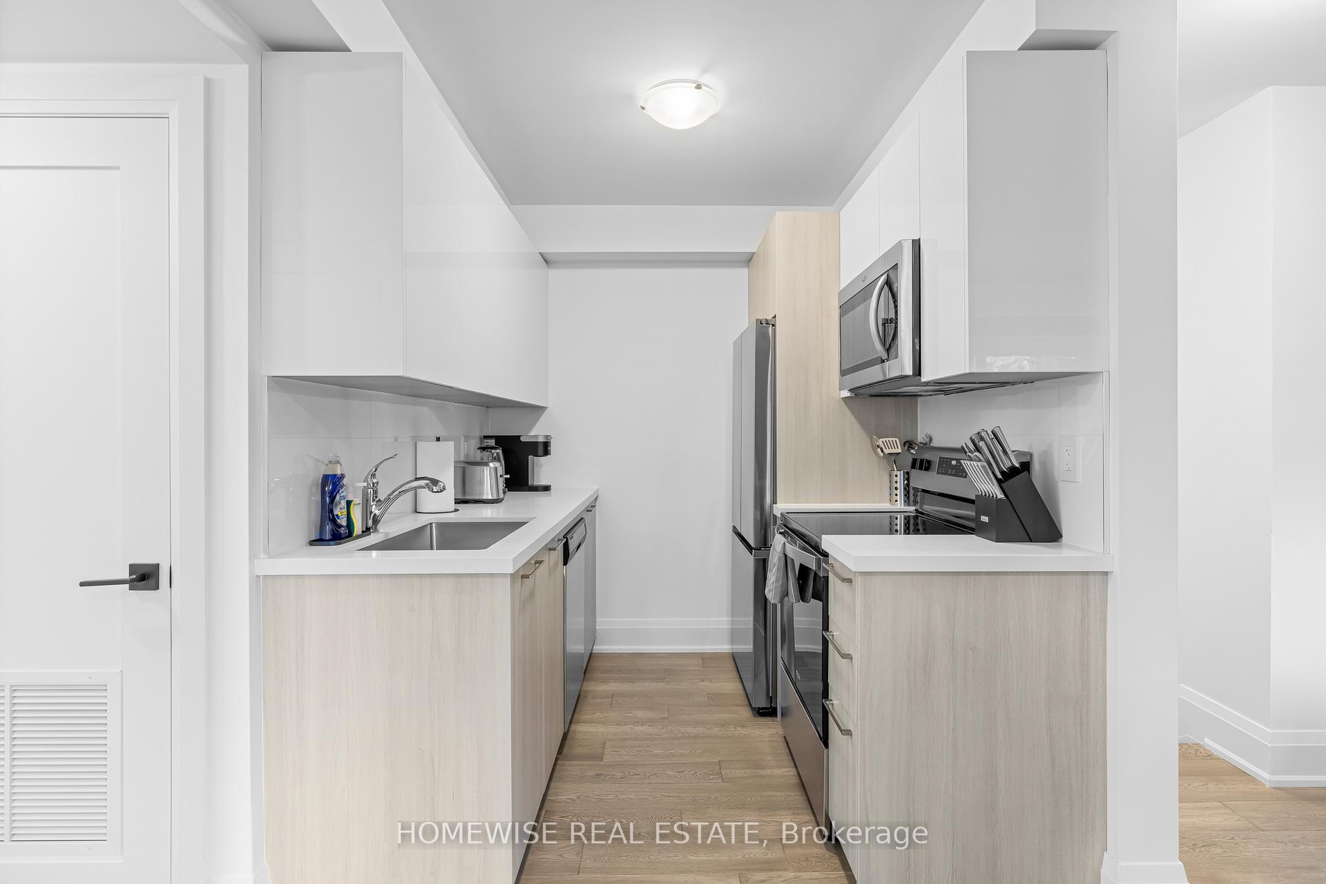 Photo 6 of Unit 3B, 1673 Bathurst Street, Toronto, Forest Hill South — HOMEH