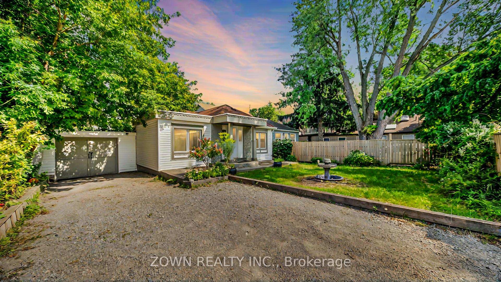 Photo 13 of 533 Park Crescent, Pickering, West Shore — HOMEH