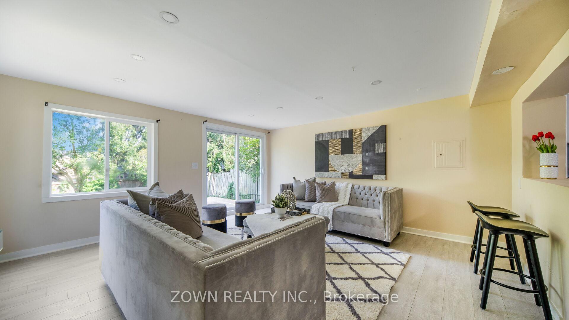 Photo 3 of 533 Park Crescent, Pickering, West Shore — HOMEH