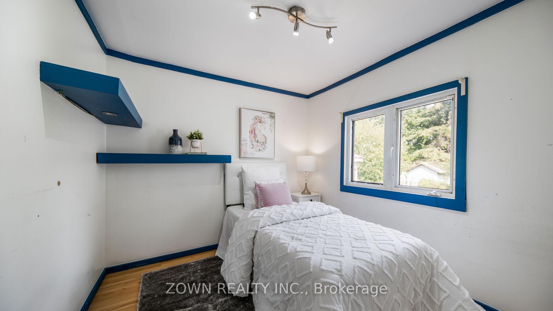 Photo 16 of 533 Park Crescent, Pickering, West Shore — HOMEH