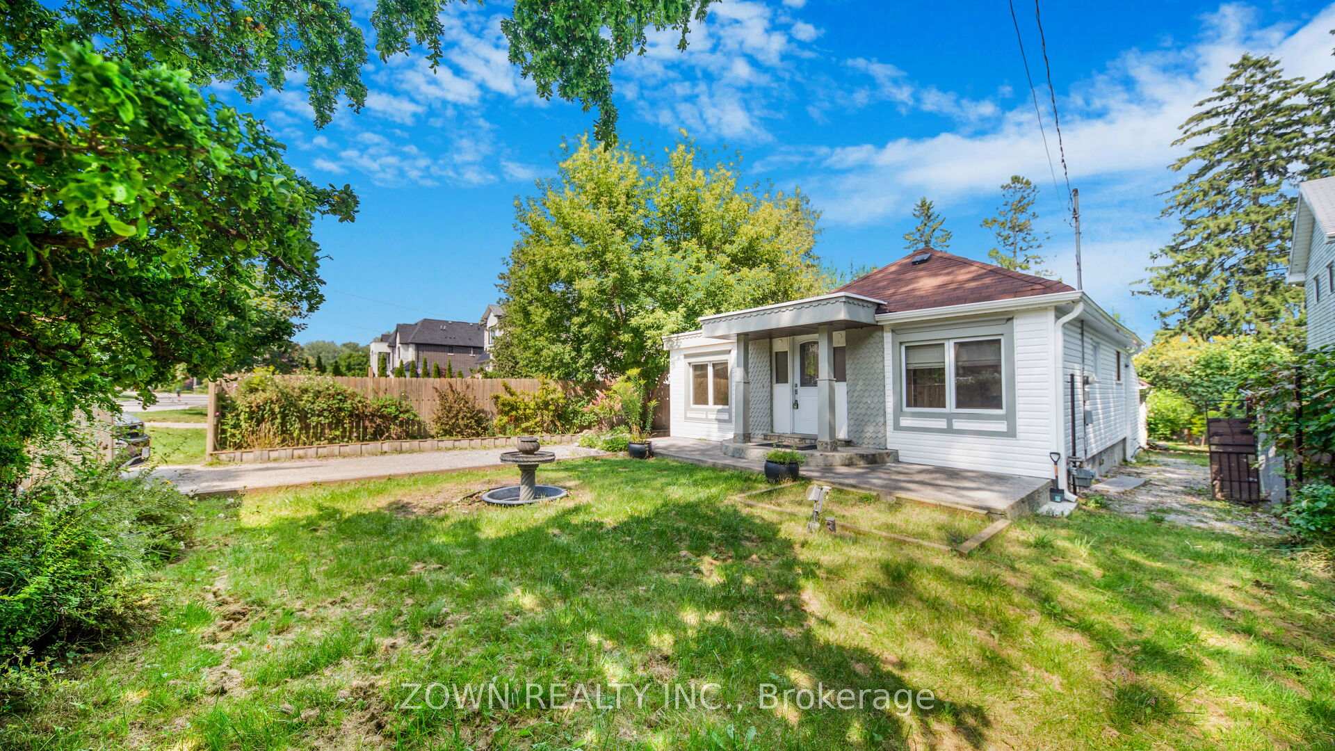 Photo 21 of 533 Park Crescent, Pickering, West Shore — HOMEH
