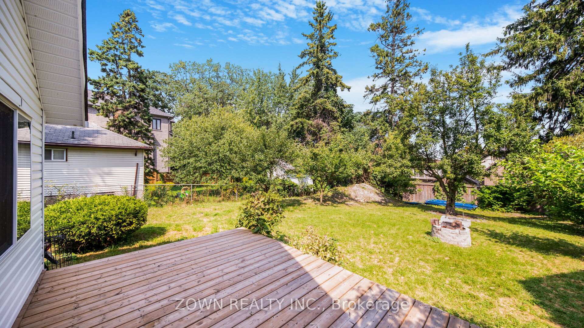 Photo 33 of 533 Park Crescent, Pickering, West Shore — HOMEH