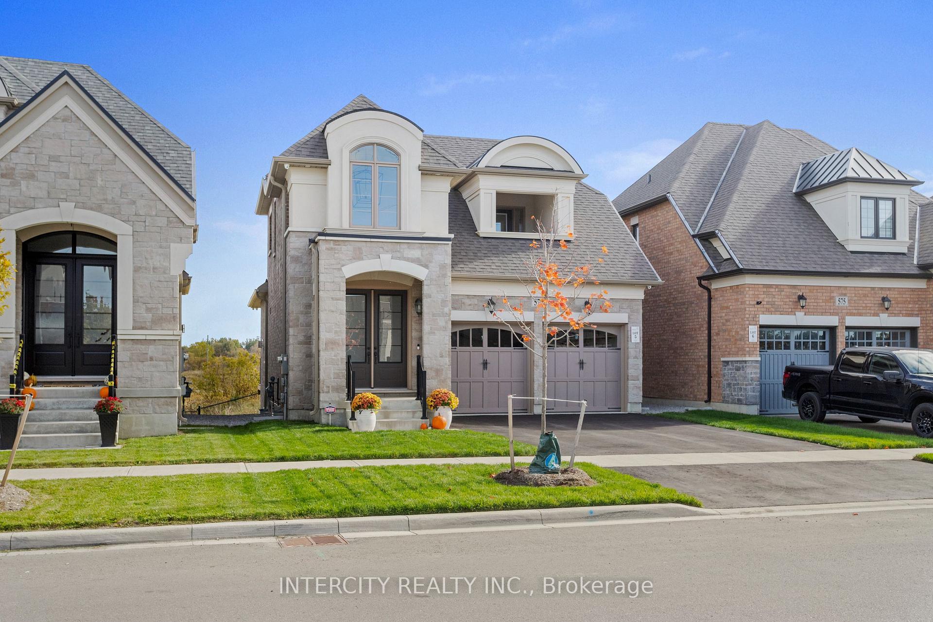 Photo 3 of 579 Kleinburg Summit Way, Vaughan, Kleinburg — HOMEH